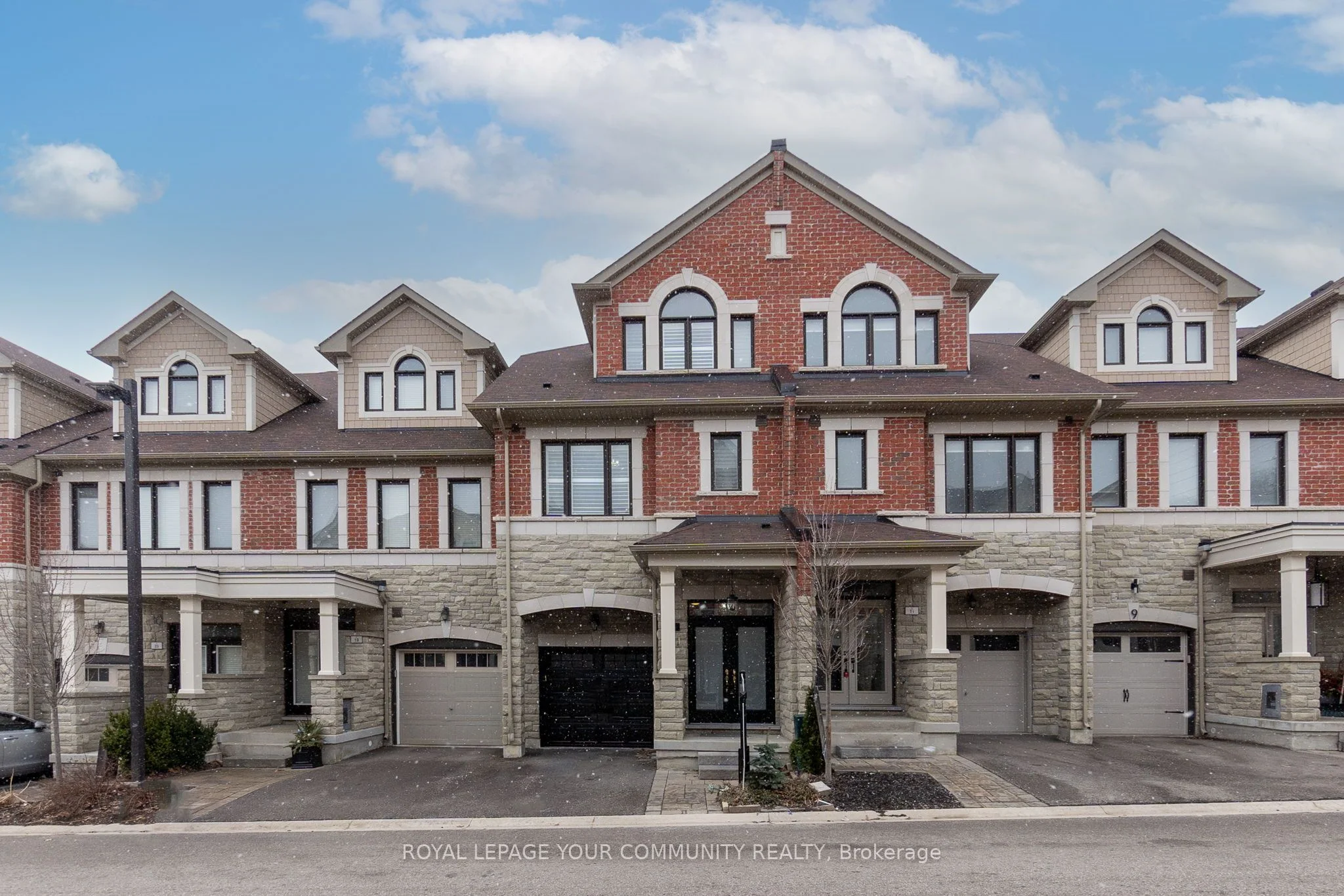 Att/Row/Townhouse in Vaughan