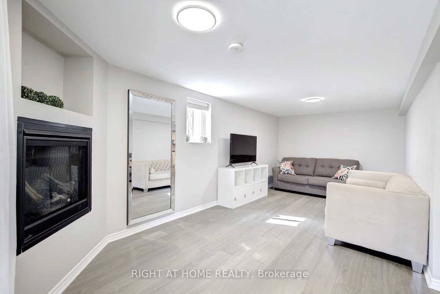 Detached in Newmarket