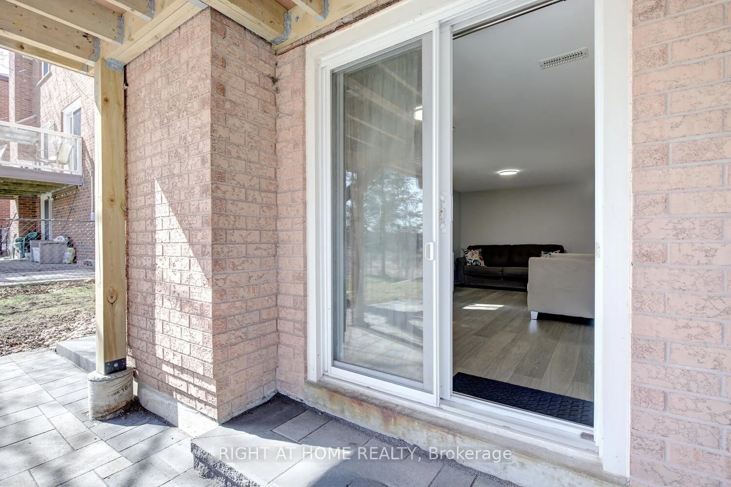 321B Jelley Avenue -Lower Level Walk-Out, Newmarket, ON L3X 1S5