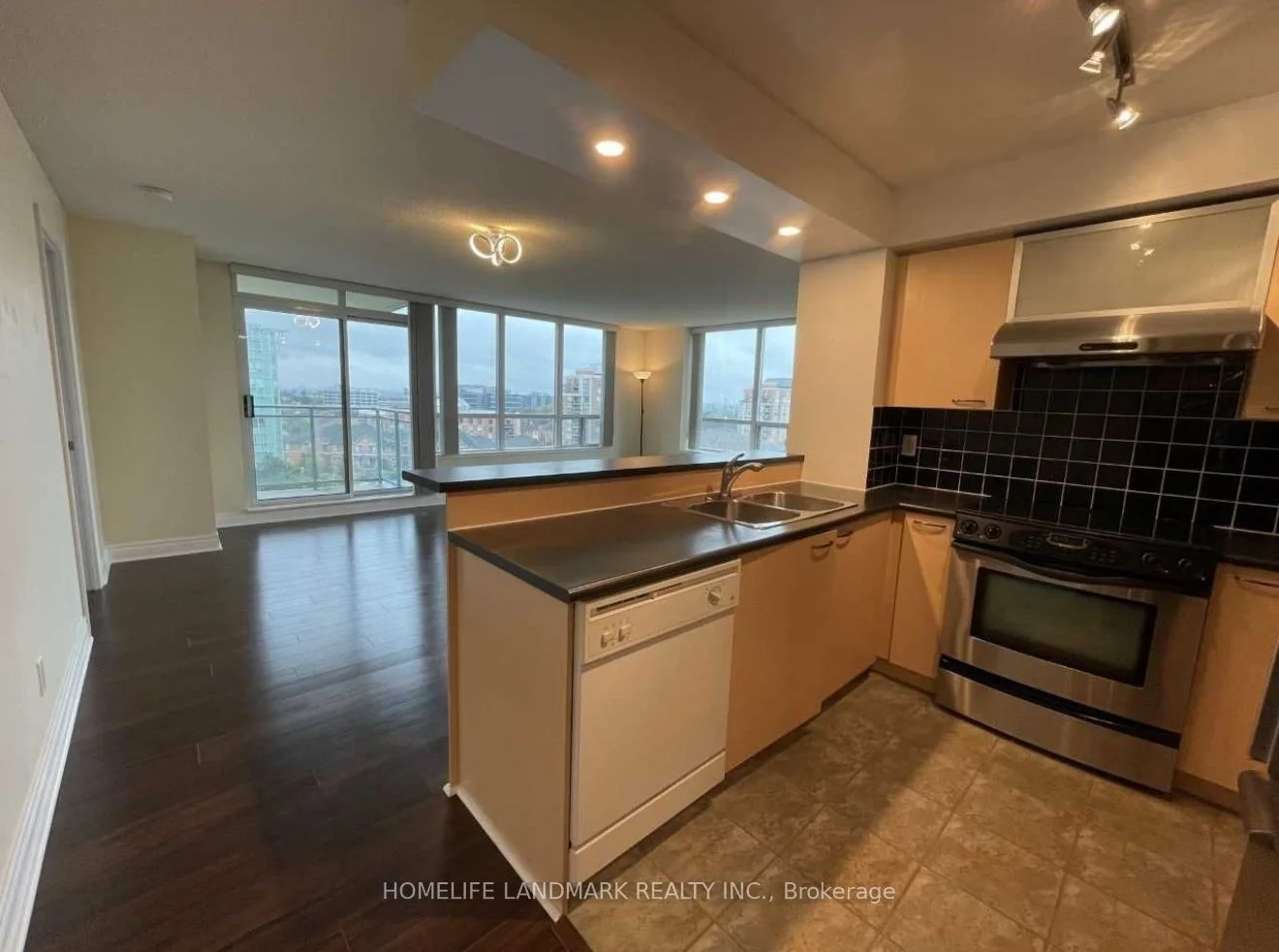 Condo Apartment in Markham