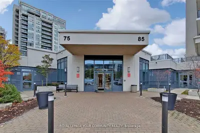 Condo Apartment in Vaughan