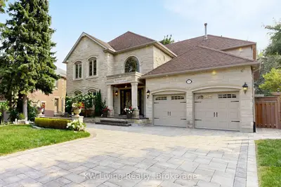 Detached in Richmond Hill