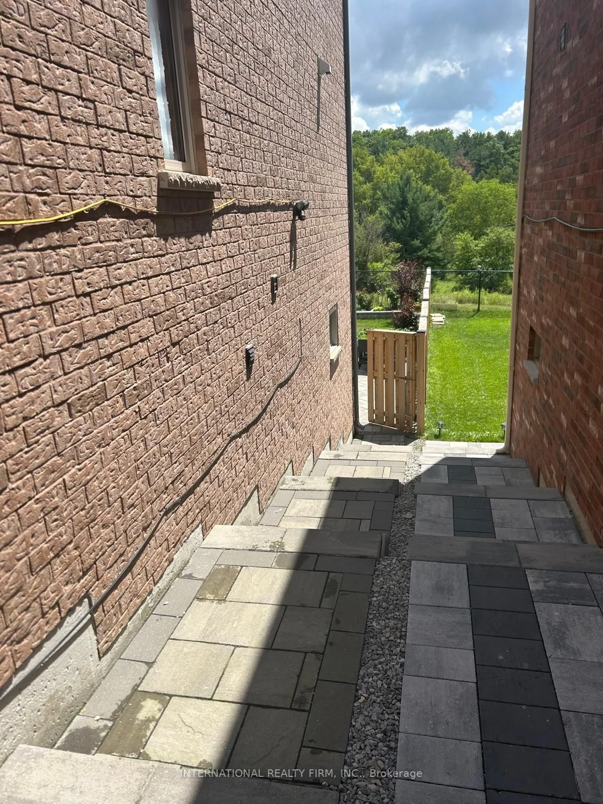 521 Clifford Perry Place Basement Apartment, Newmarket, ON L3X 0J1