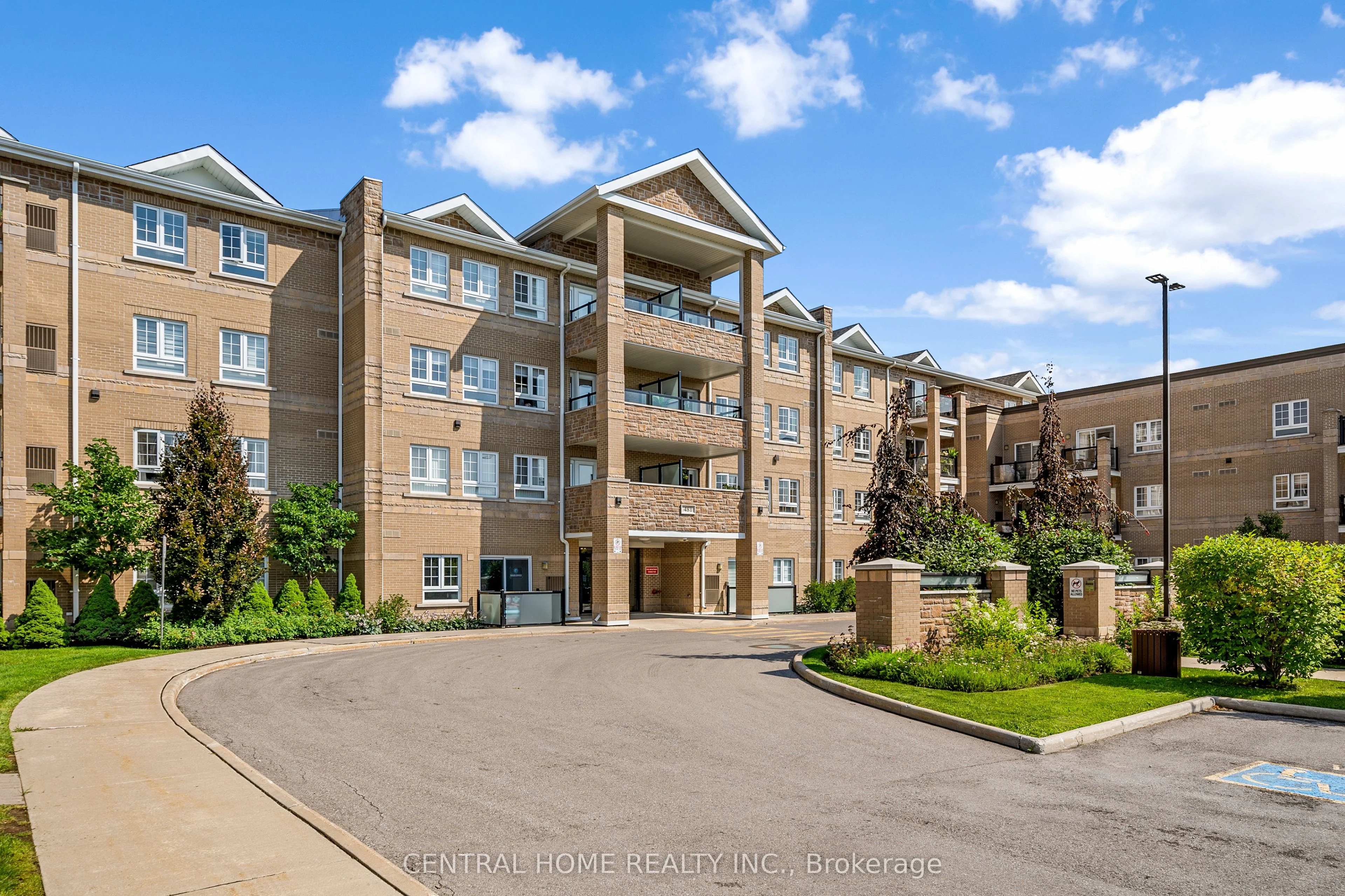 481 Rupert Avenue 224, Whitchurch-Stouffville, ON L4A 1Y7