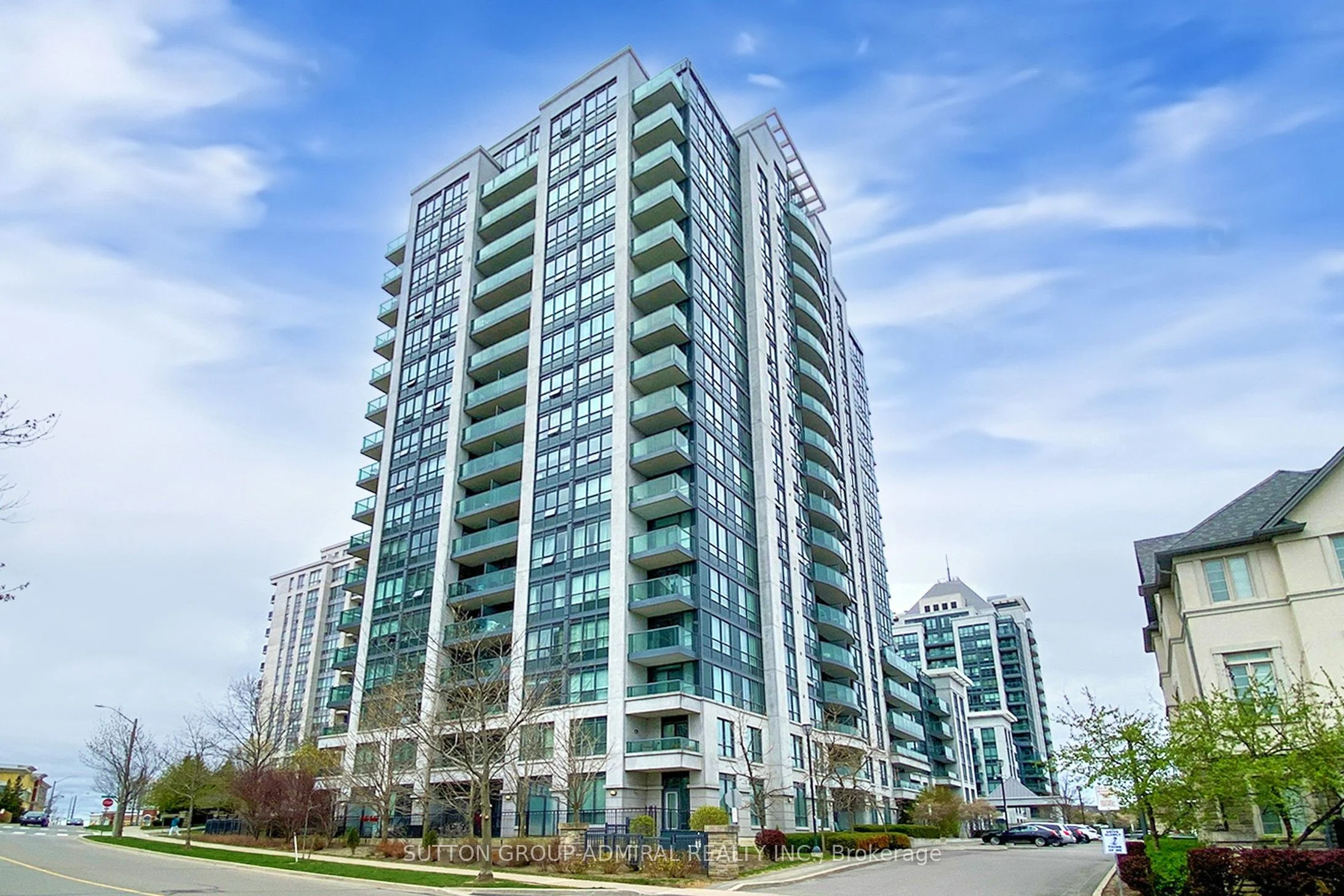 Condo Apartment in Vaughan