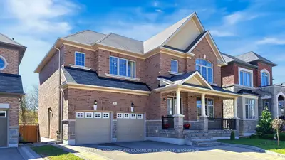 Detached in Newmarket