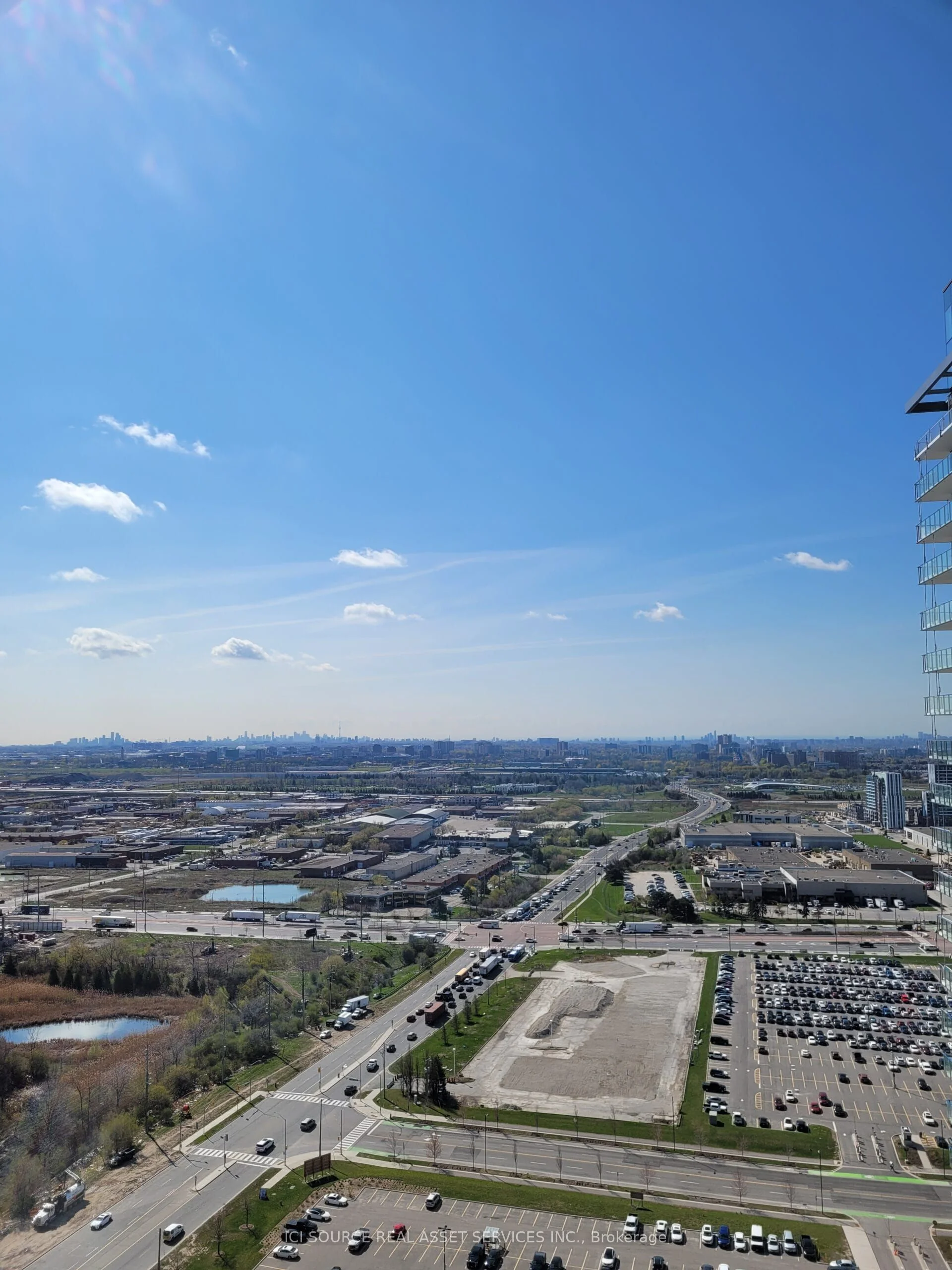 Condo Apartment in Vaughan