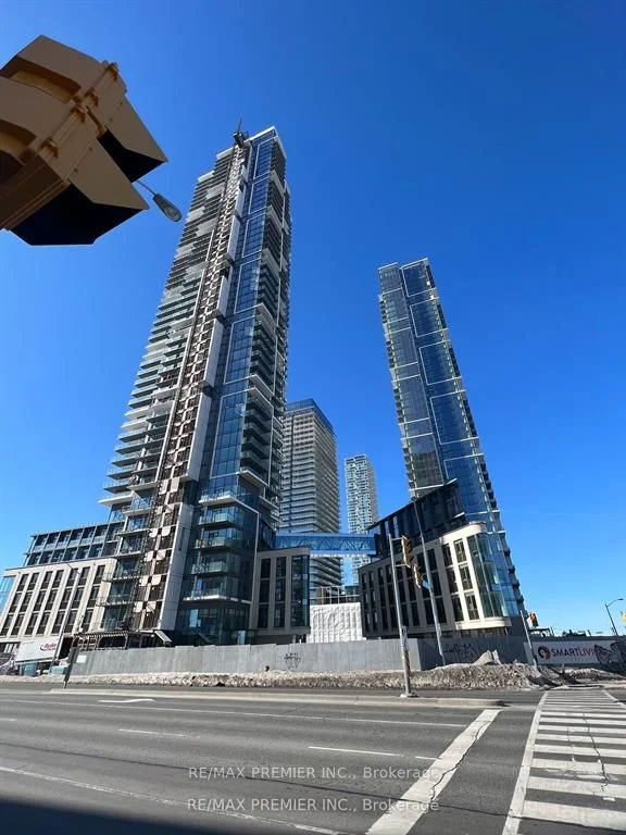 Condo Apartment in Vaughan