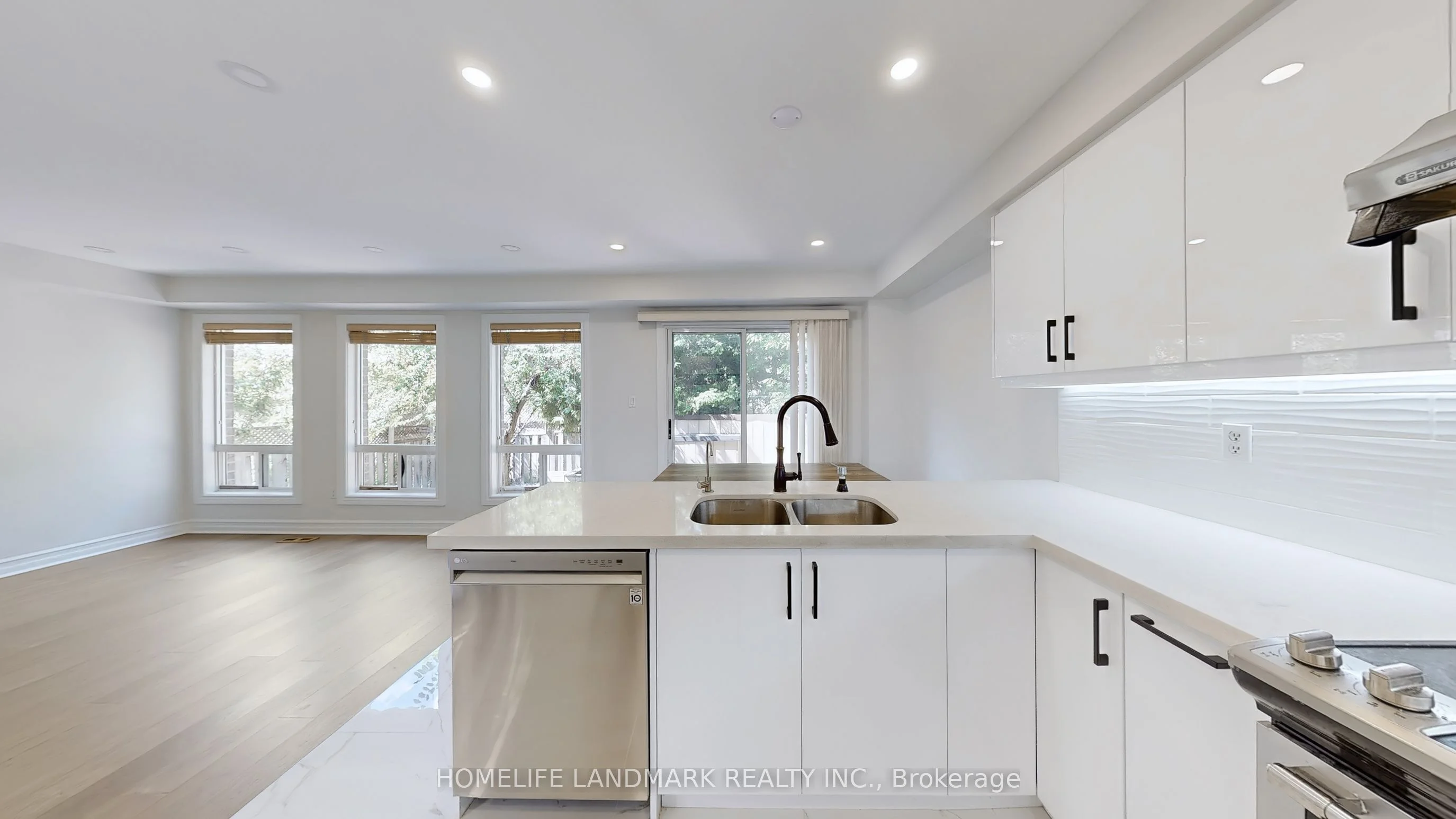 32 Silver Linden Drive, Richmond Hill, ON L4B 3S8