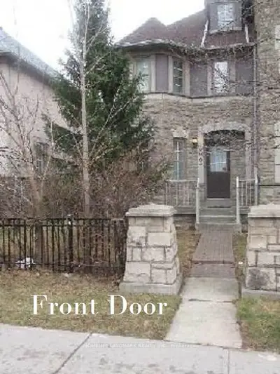 Att/Row/Townhouse in Richmond Hill