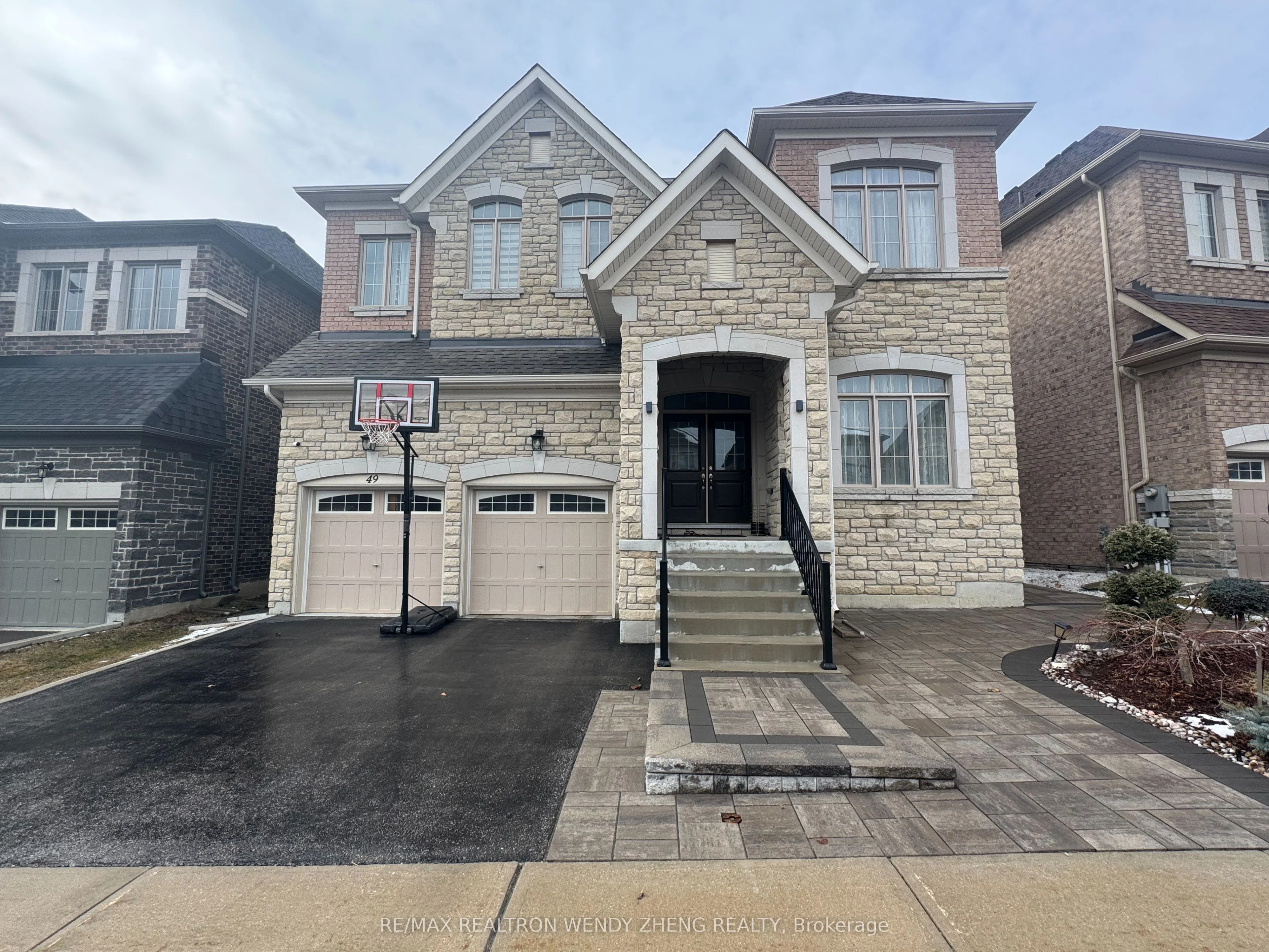 49 Leary Crescent Basement, Richmond Hill, On L4s 0g7