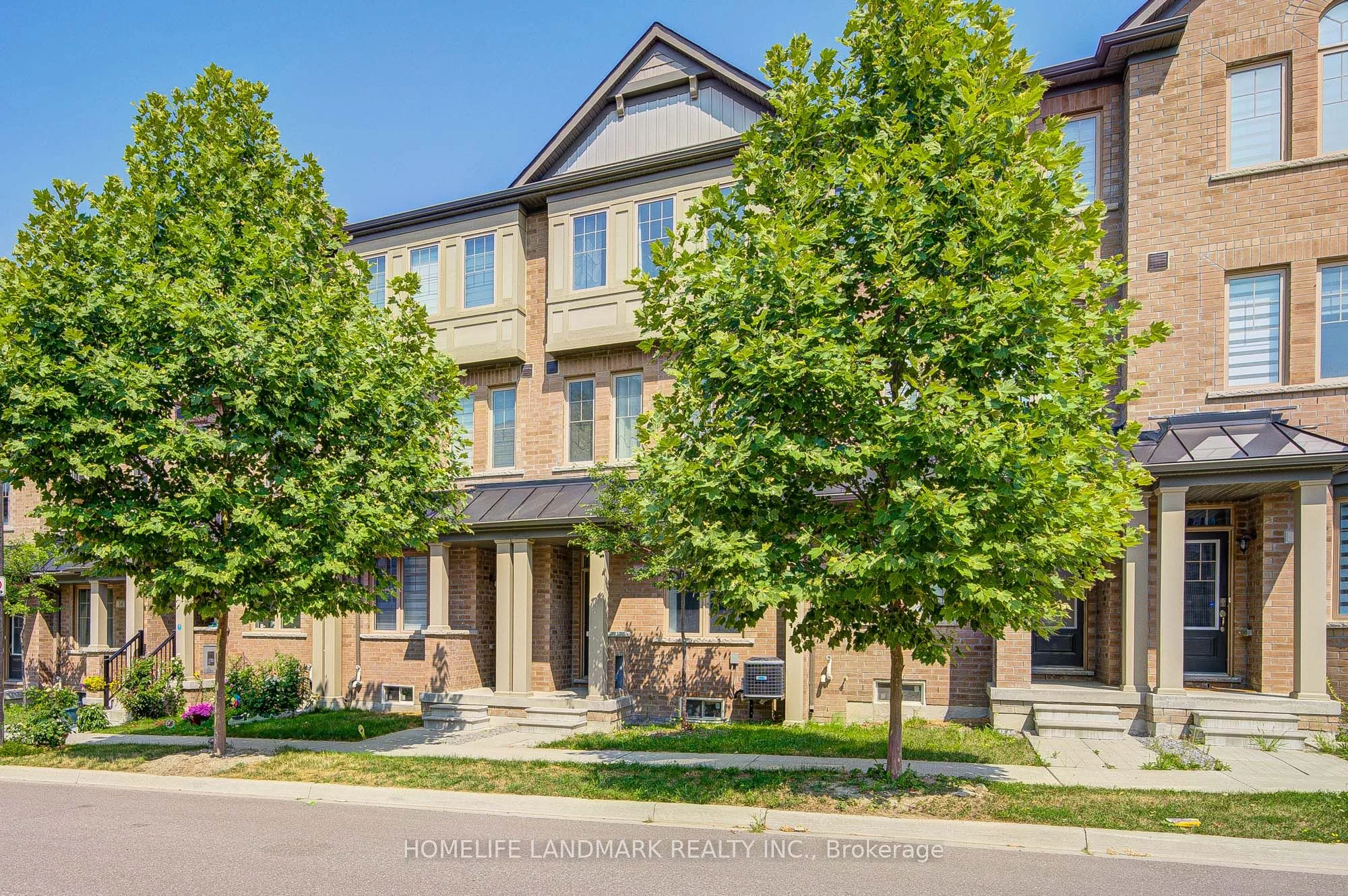 Att/Row/Townhouse in Markham
