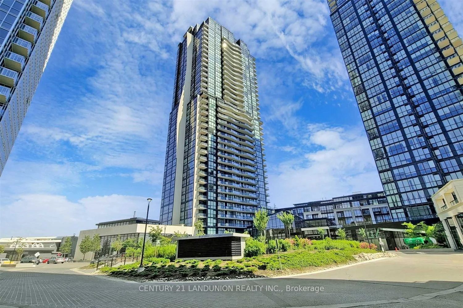 Condo Apartment in Vaughan