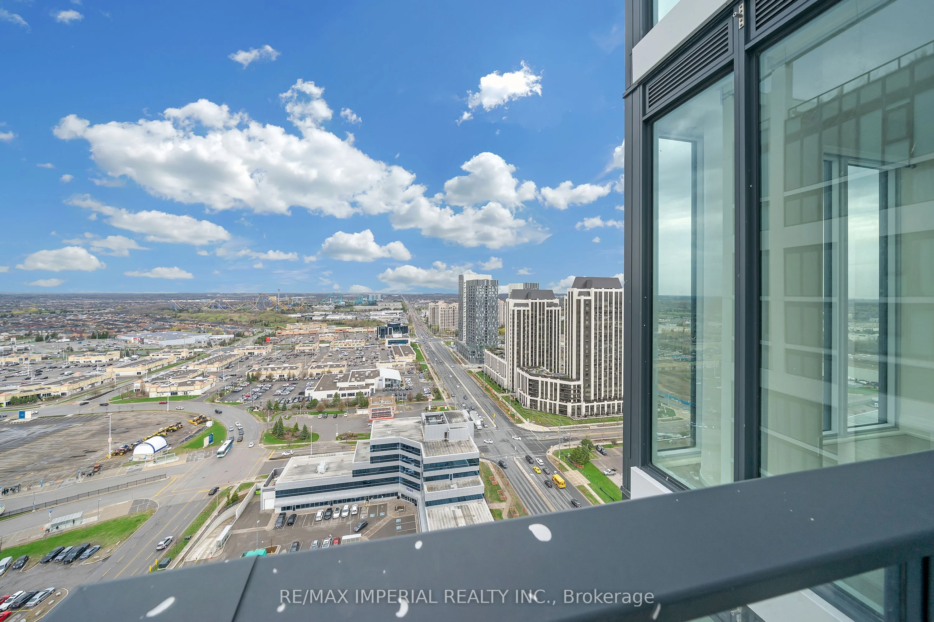 9000 Jane Street Ph106, Vaughan, On L4k 0m6