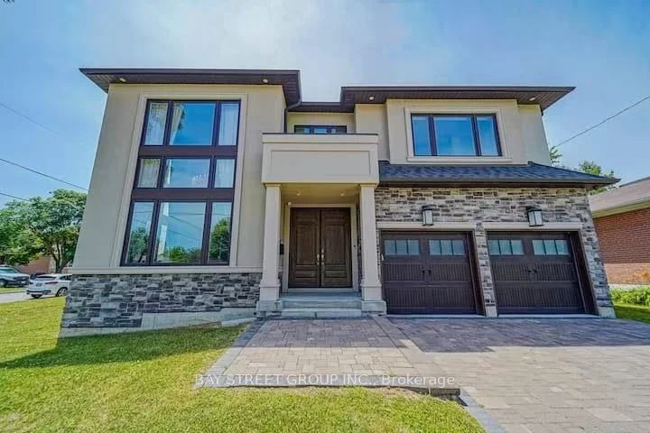 220 Sussex Avenue, Richmond Hill, ON L4C 2G2