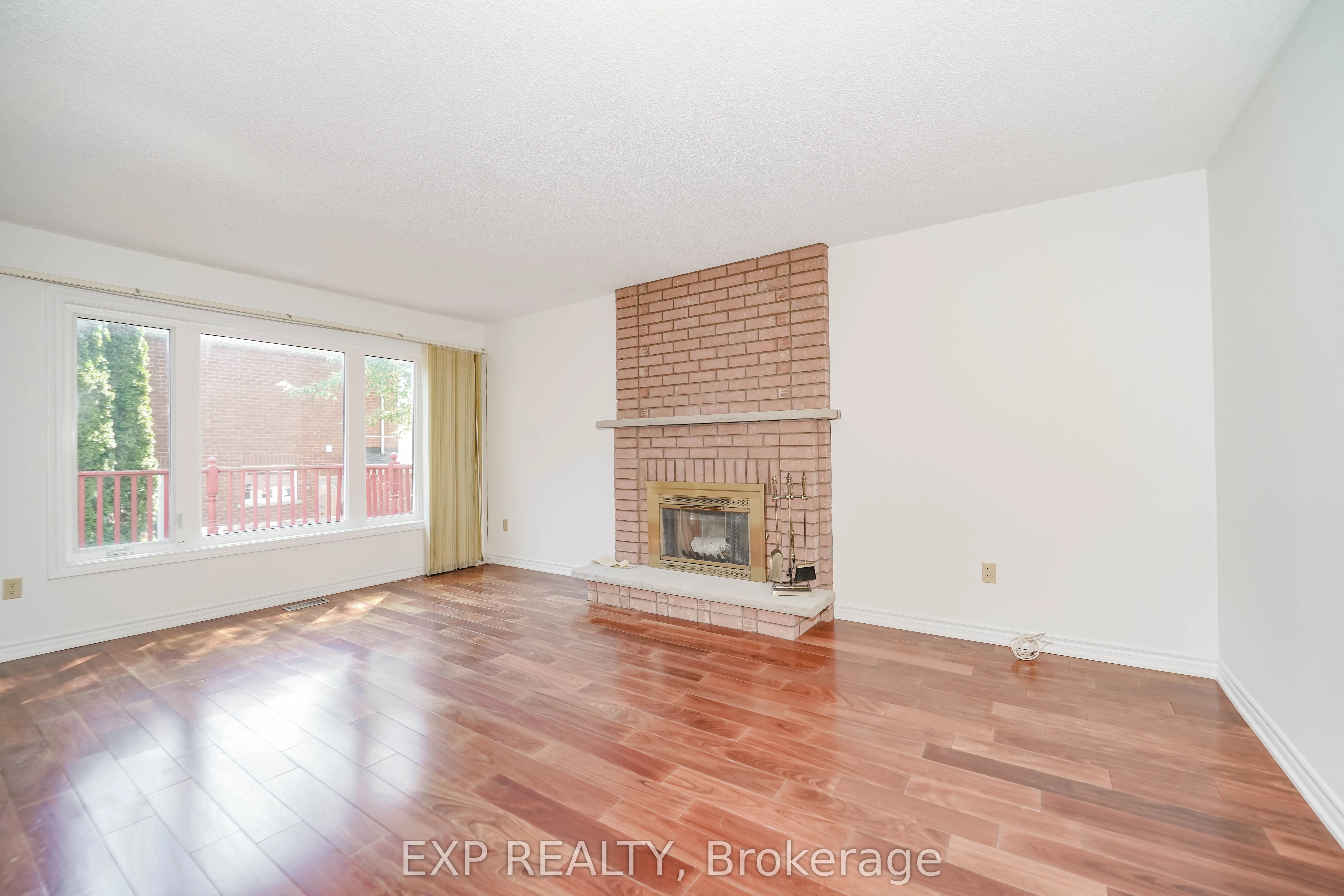 195 Savage Road, Newmarket, ON L3X 1R6