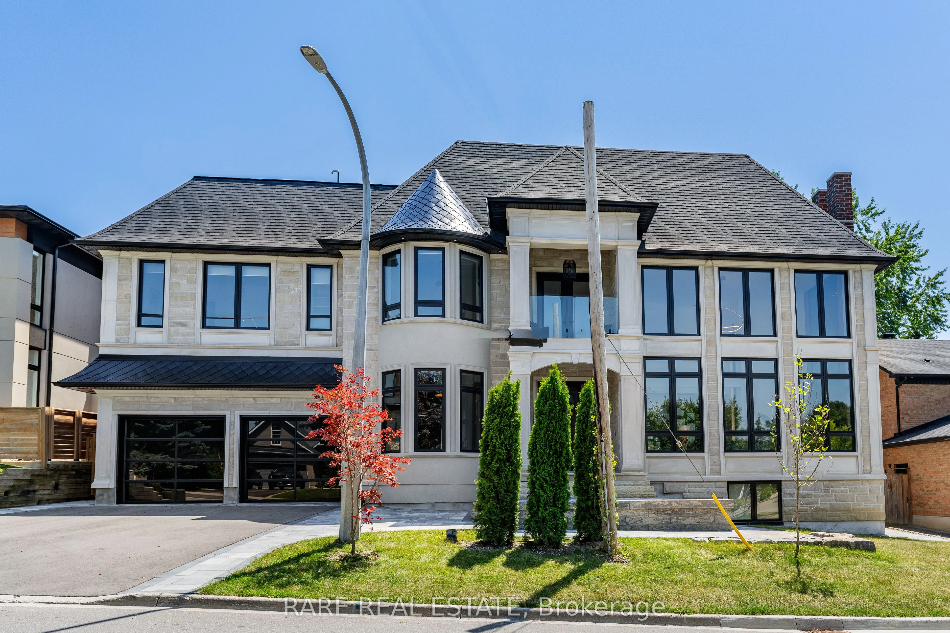 211 Kennedy Street W, Aurora, ON L4G 2L9