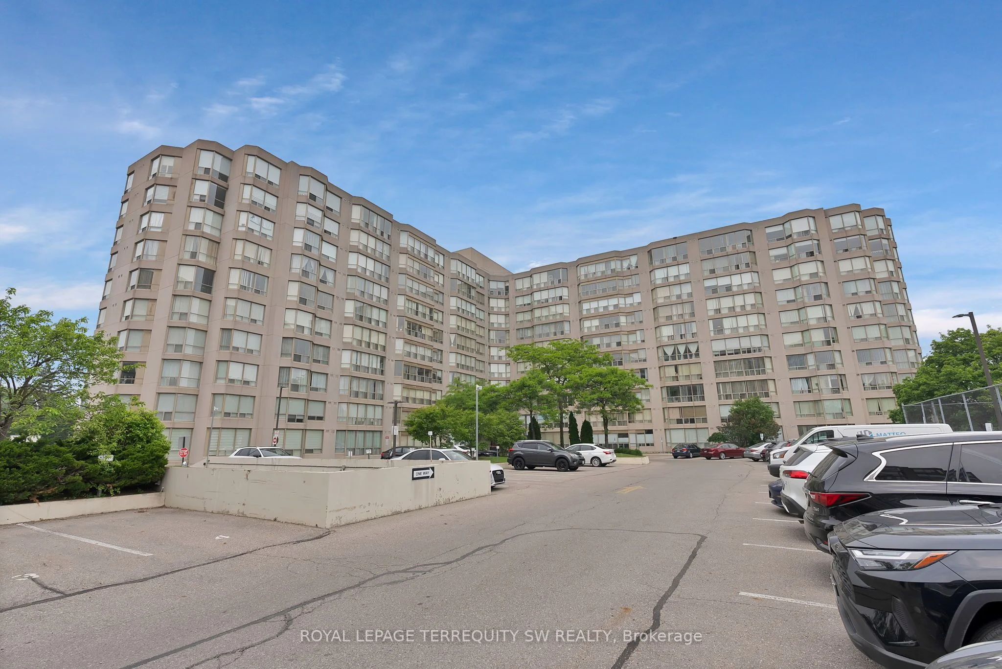 309 Major Mackenzie Drive E 113, Richmond Hill, ON L4C 9V5