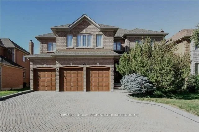 Detached in Richmond Hill
