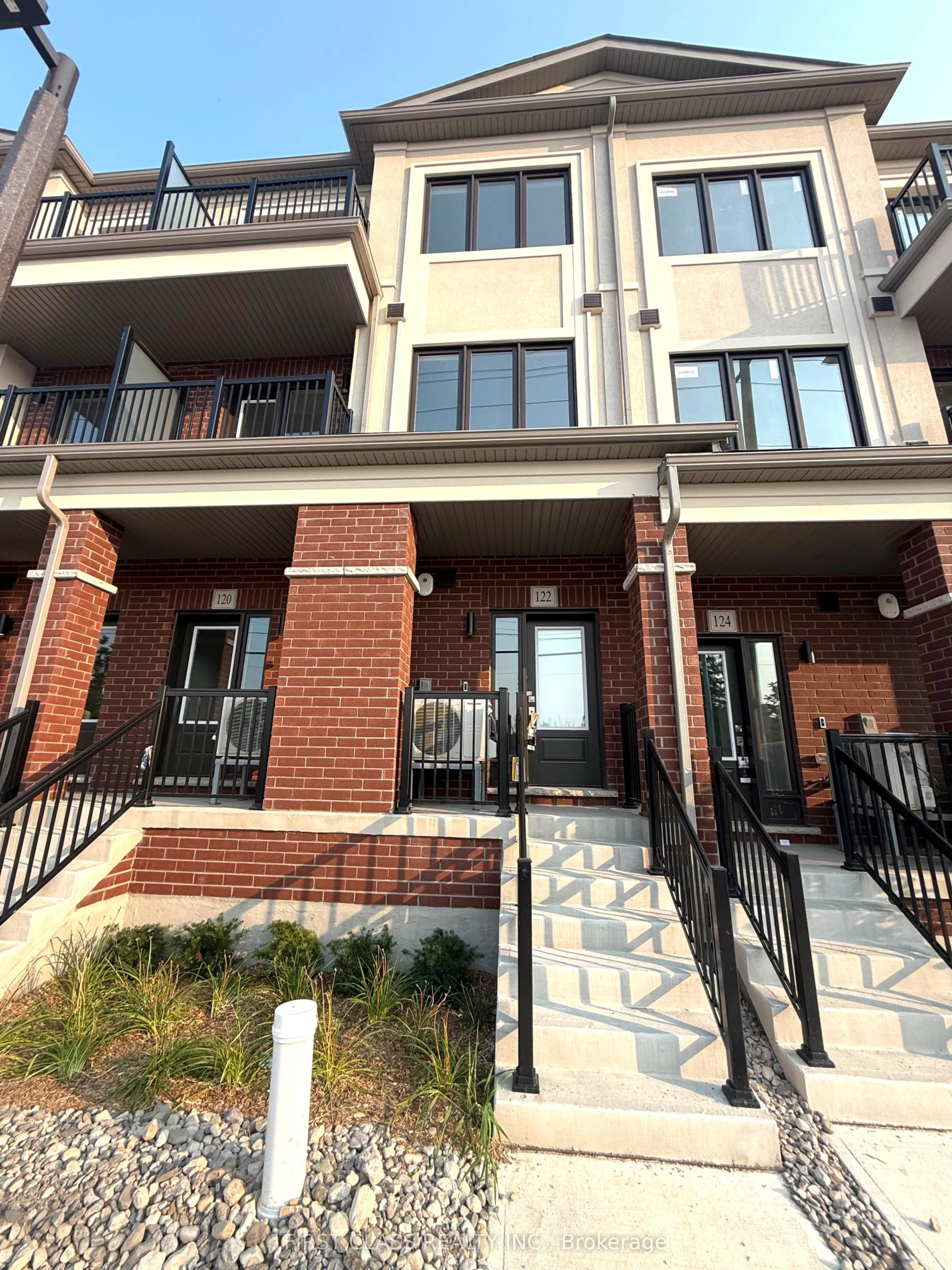 122 Matawin Lane, Richmond Hill, ON L4B 0H7