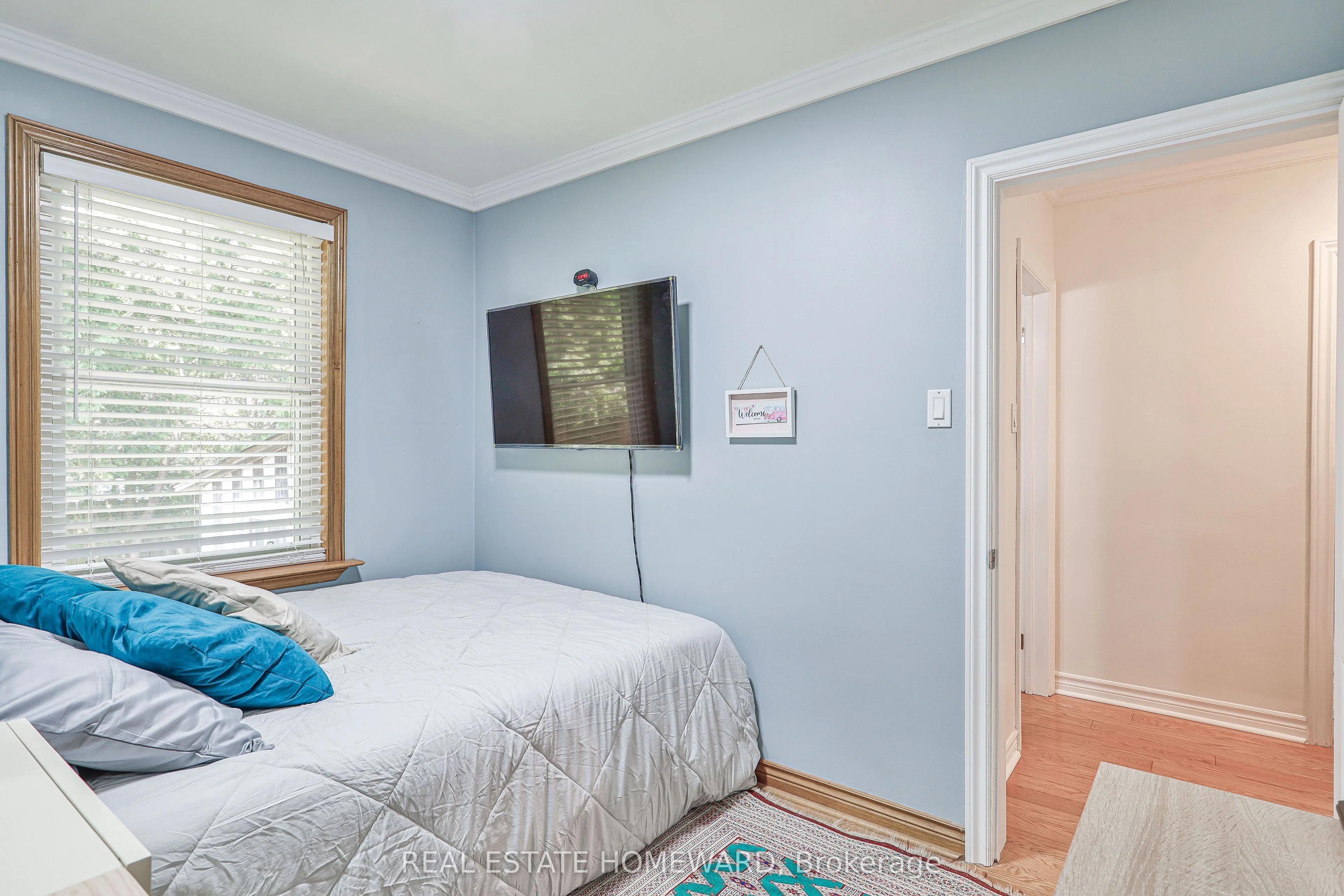220 Neal Drive, Richmond Hill, ON L4C 3L1
