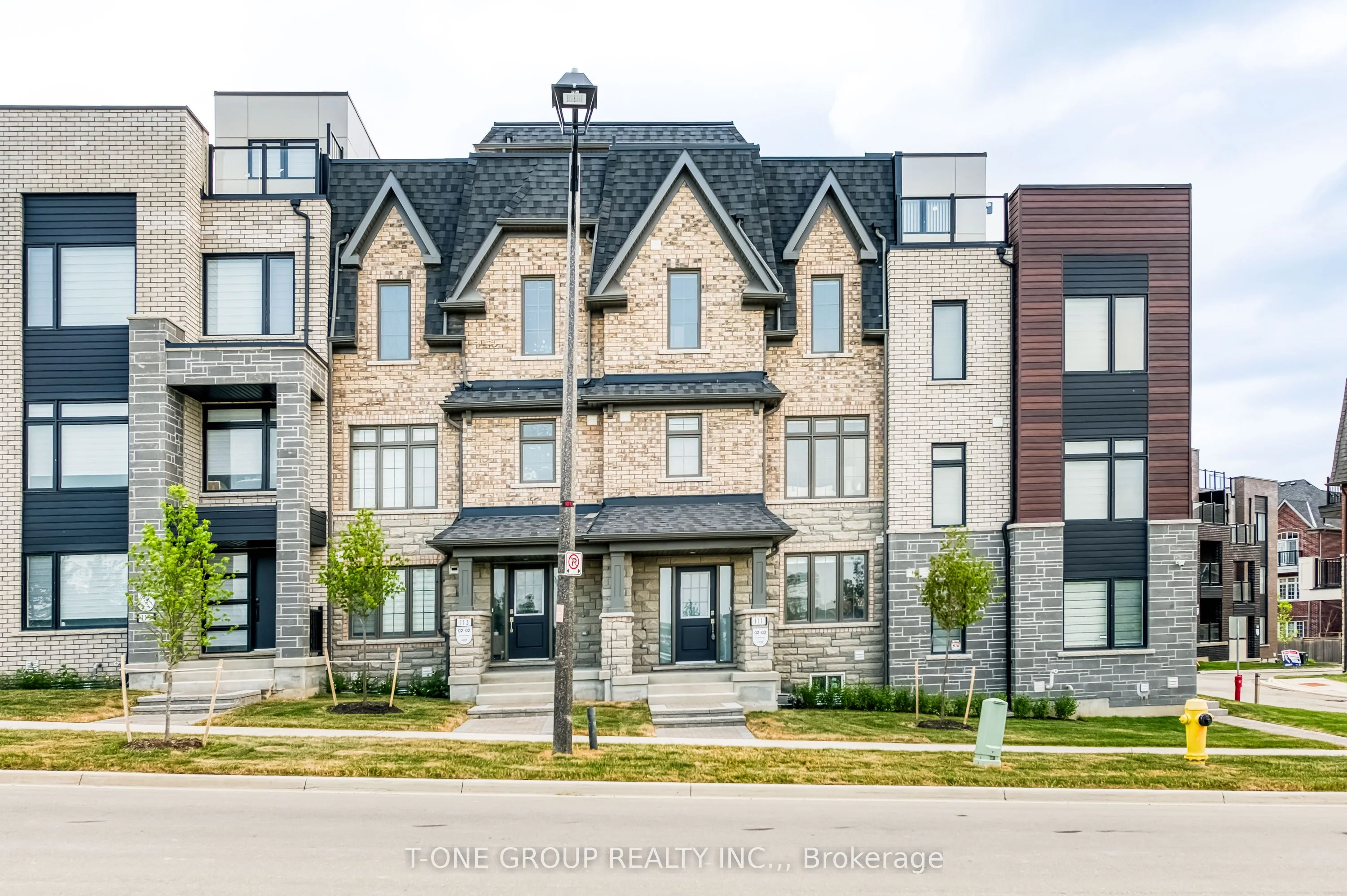 Att/Row/Townhouse in Markham