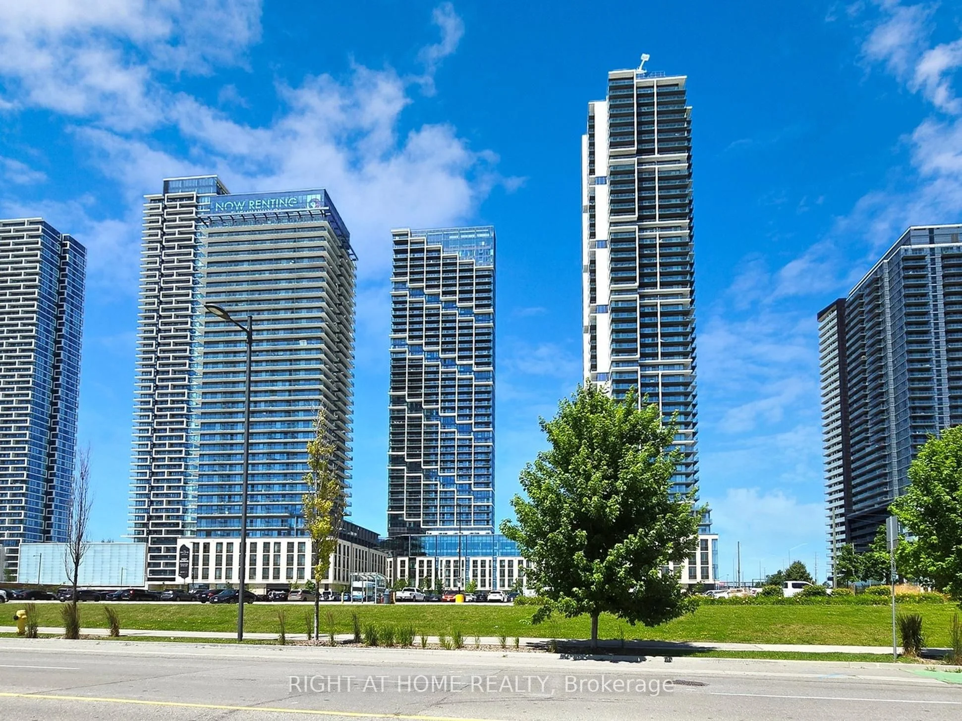 Condo Apartment in Vaughan