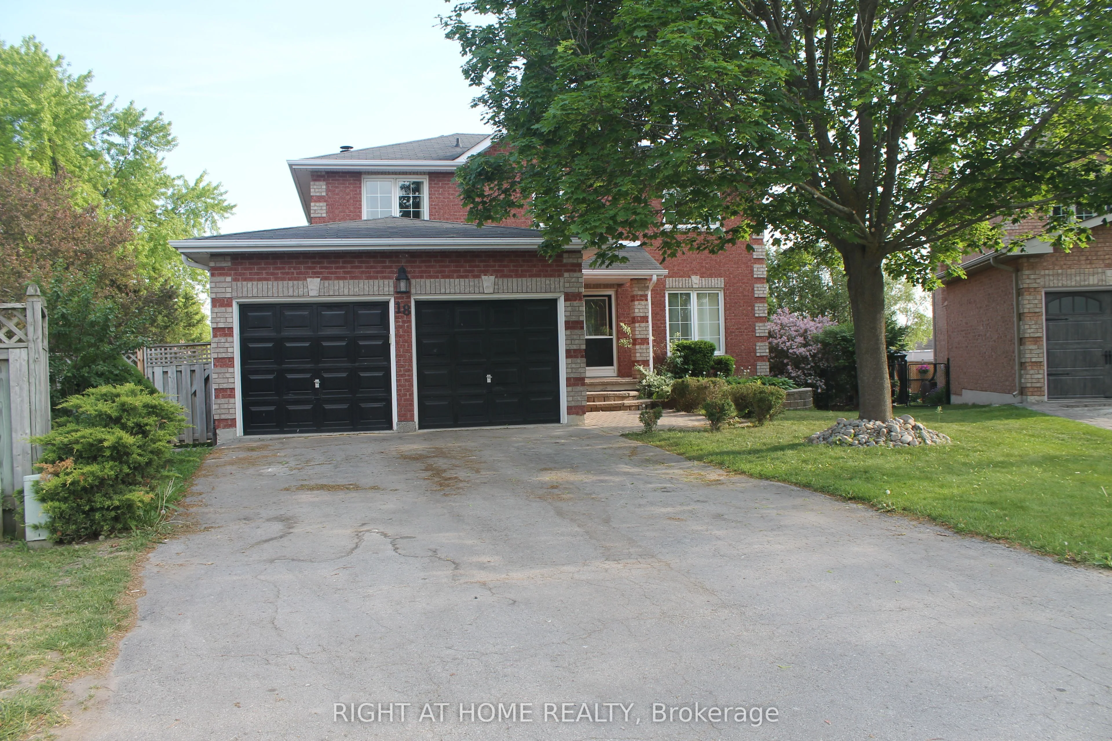 18 Litner Crescent, Georgina, ON L4P 3V1