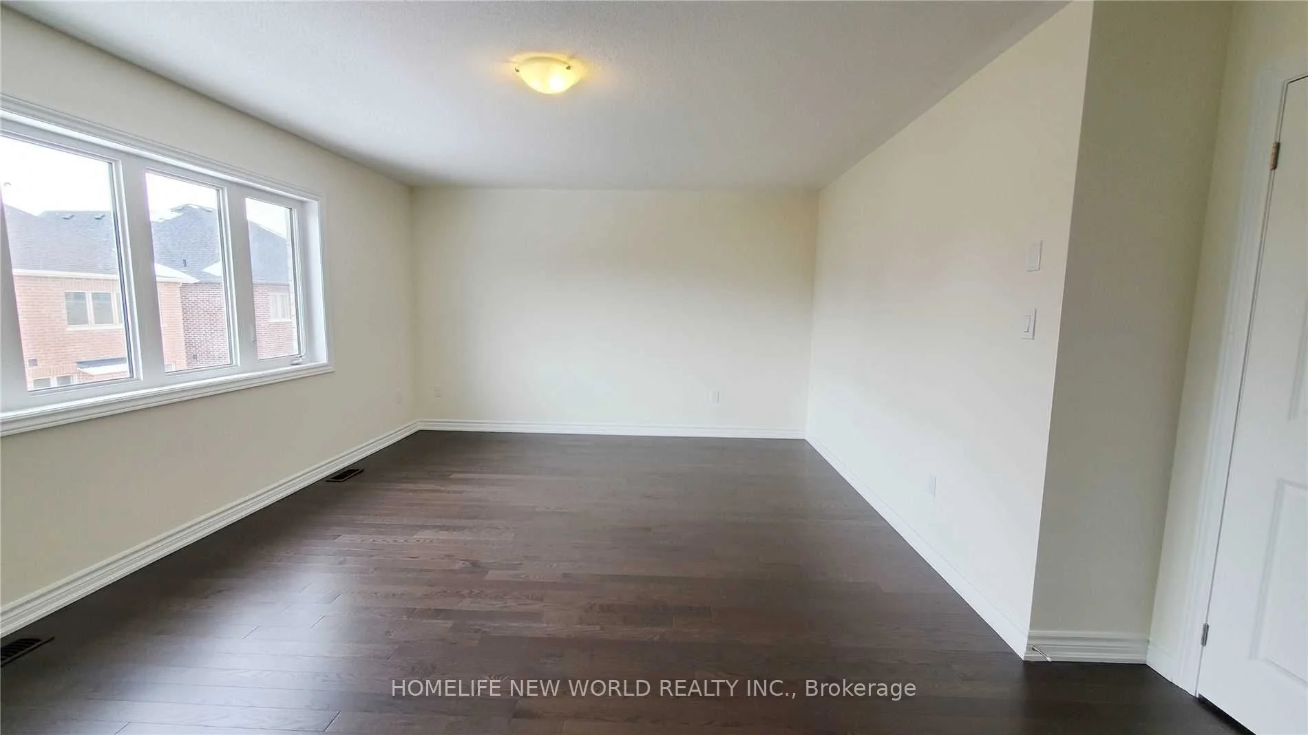 10 Bruce Welch Avenue, Georgina, ON L4P 0J1
