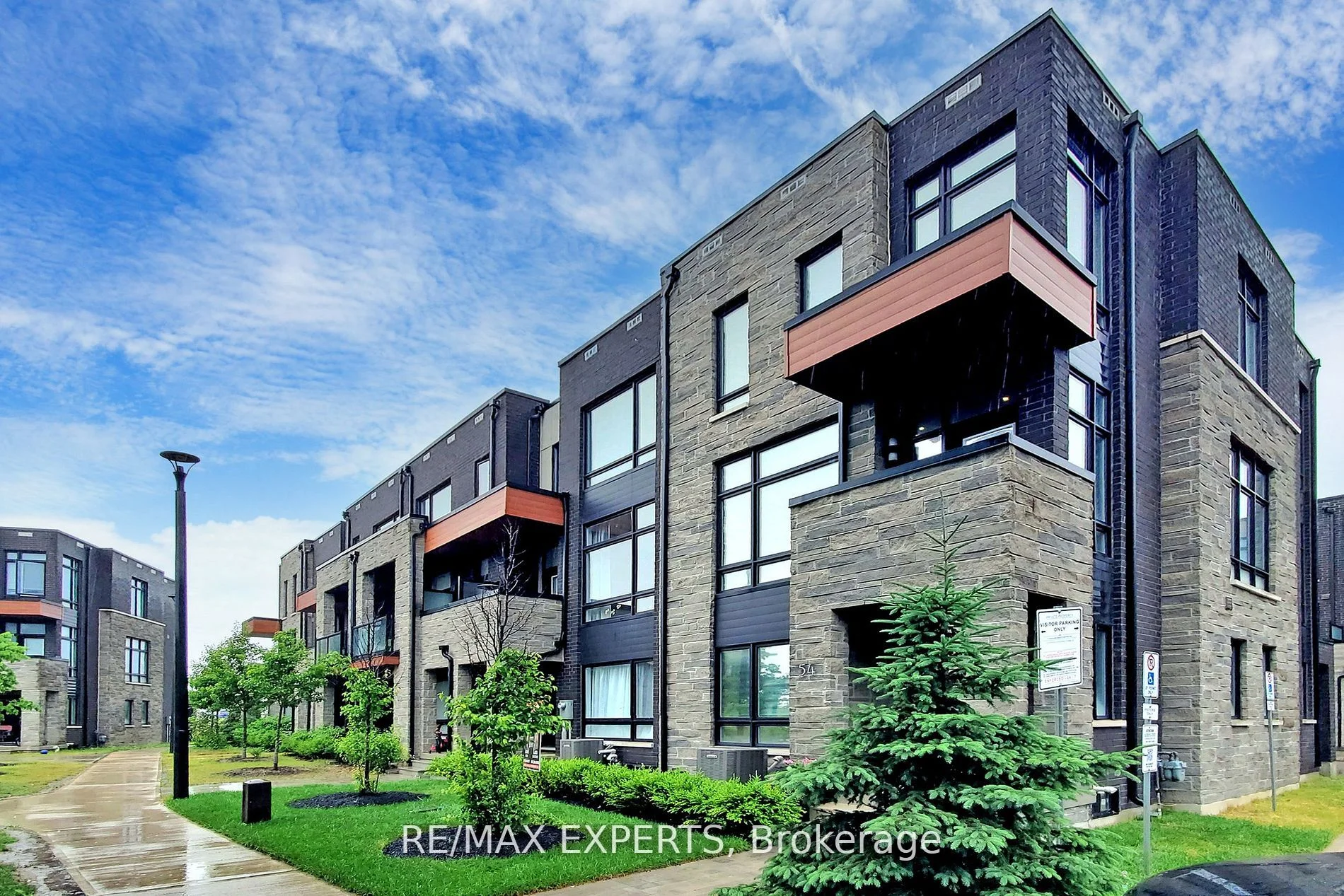 Att/Row/Townhouse in Vaughan