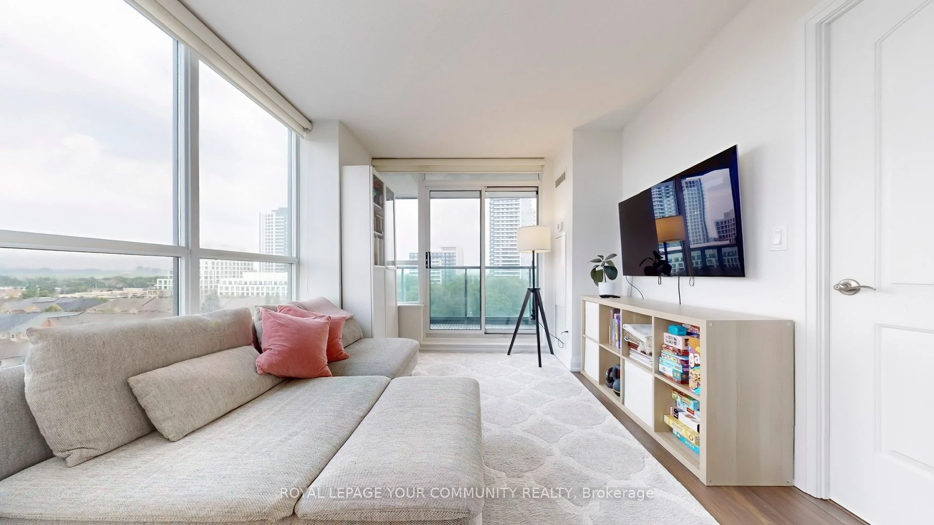 Condo Apartment in Vaughan