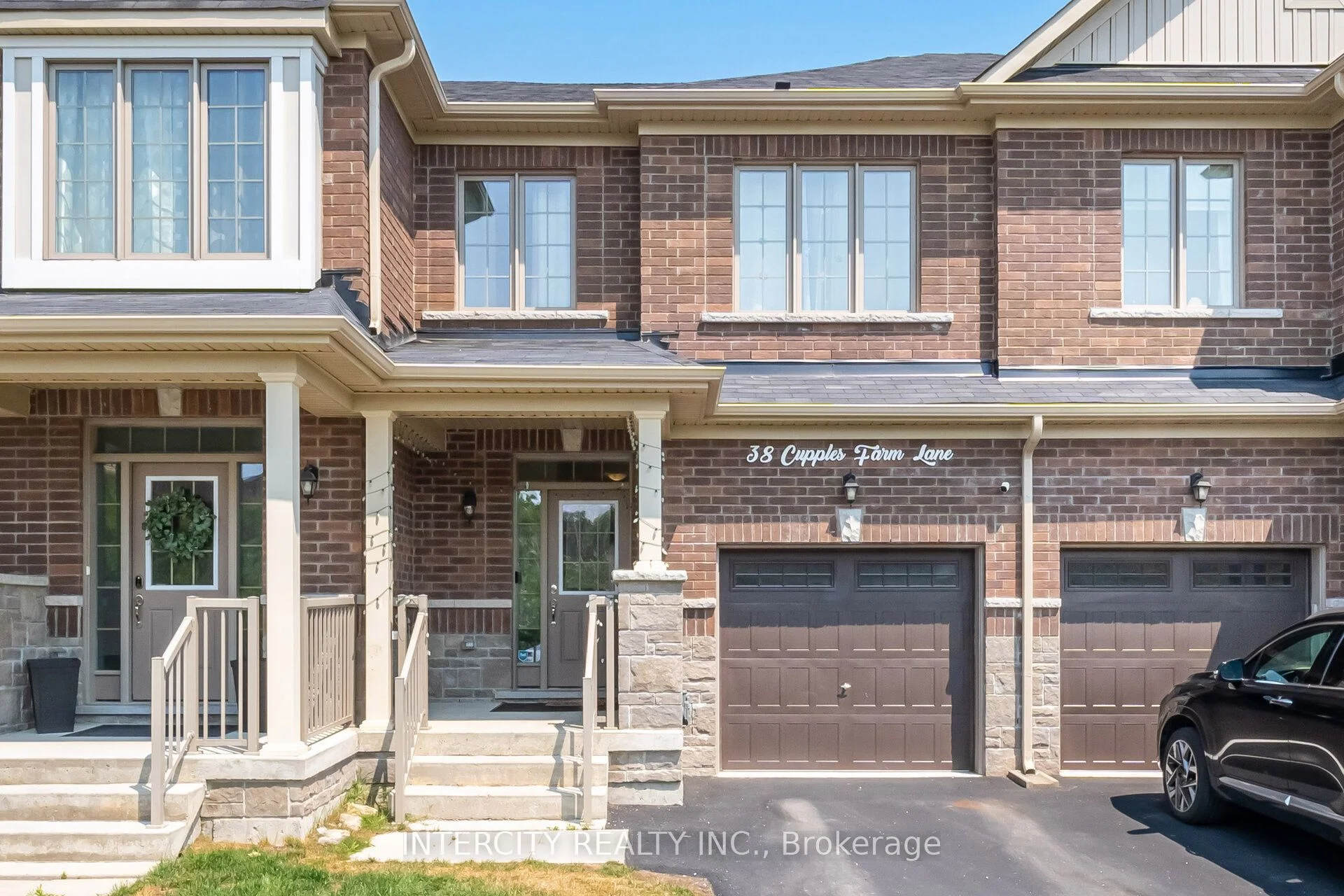 Att/Row/Townhouse in East Gwillimbury