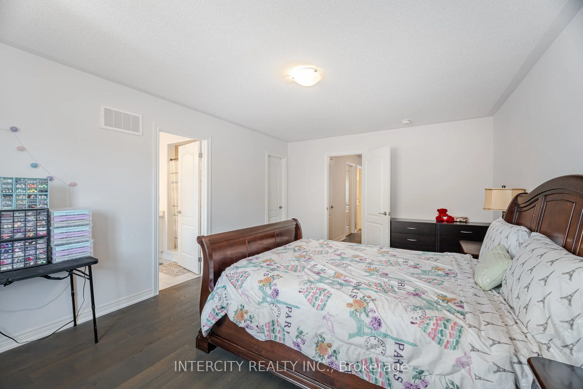 38 Cupples Farm Lane, East Gwillimbury, ON L0G 1M0