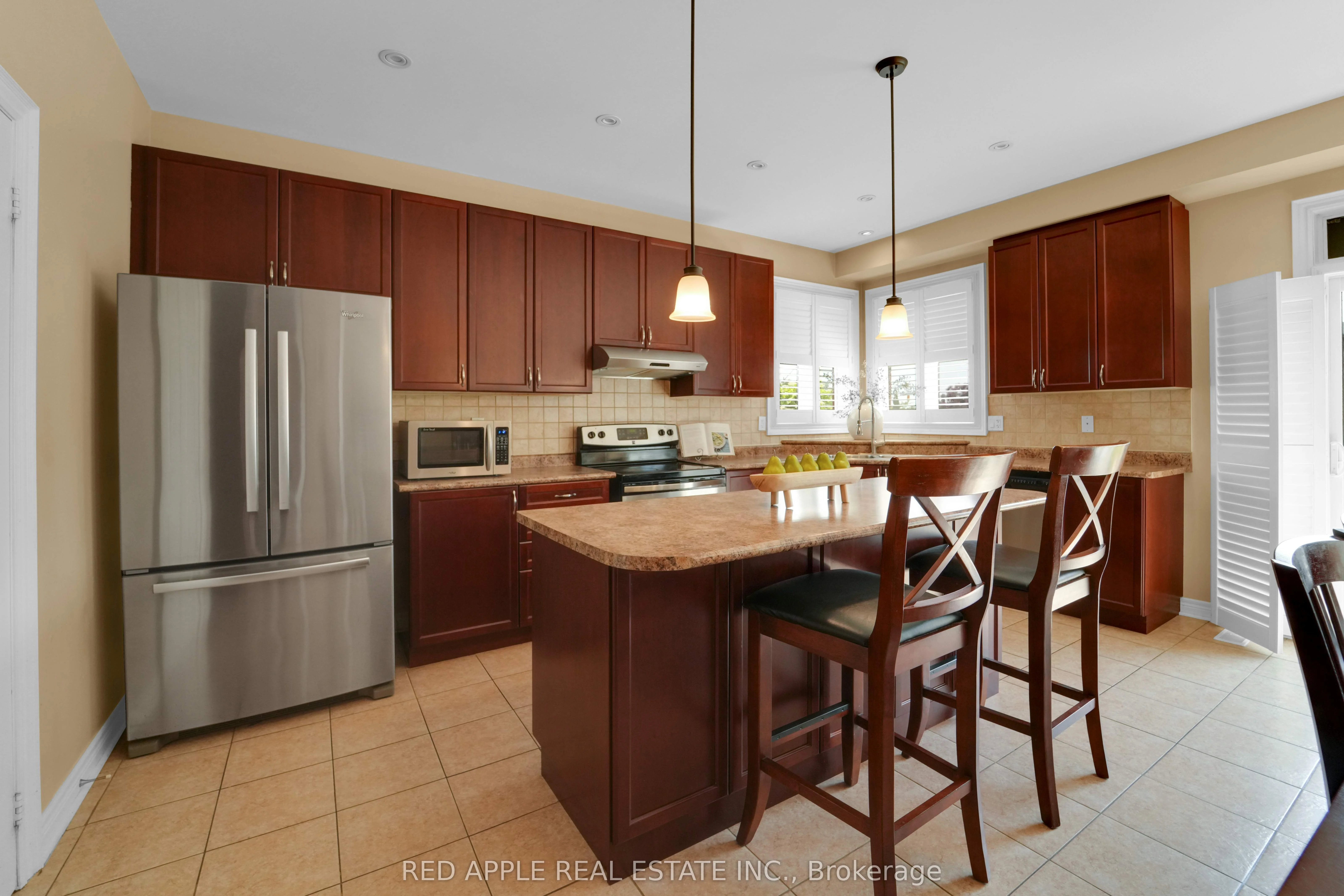 66 Milligan Street, Bradford West Gwillimbury, ON L3Z 0A5