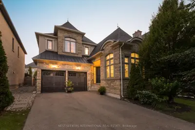 Detached in King