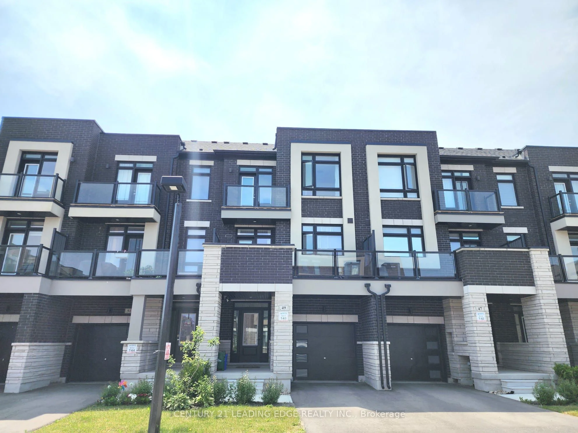 Att/Row/Townhouse in Richmond Hill