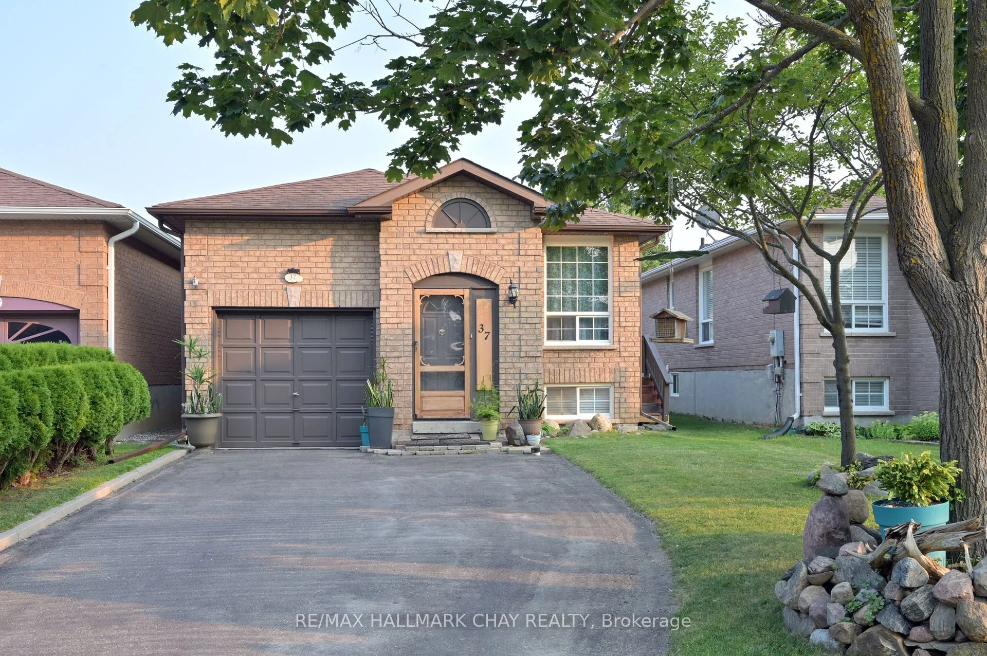 37 Kate Aitken Crescent, New Tecumseth, ON L0G 1A0
