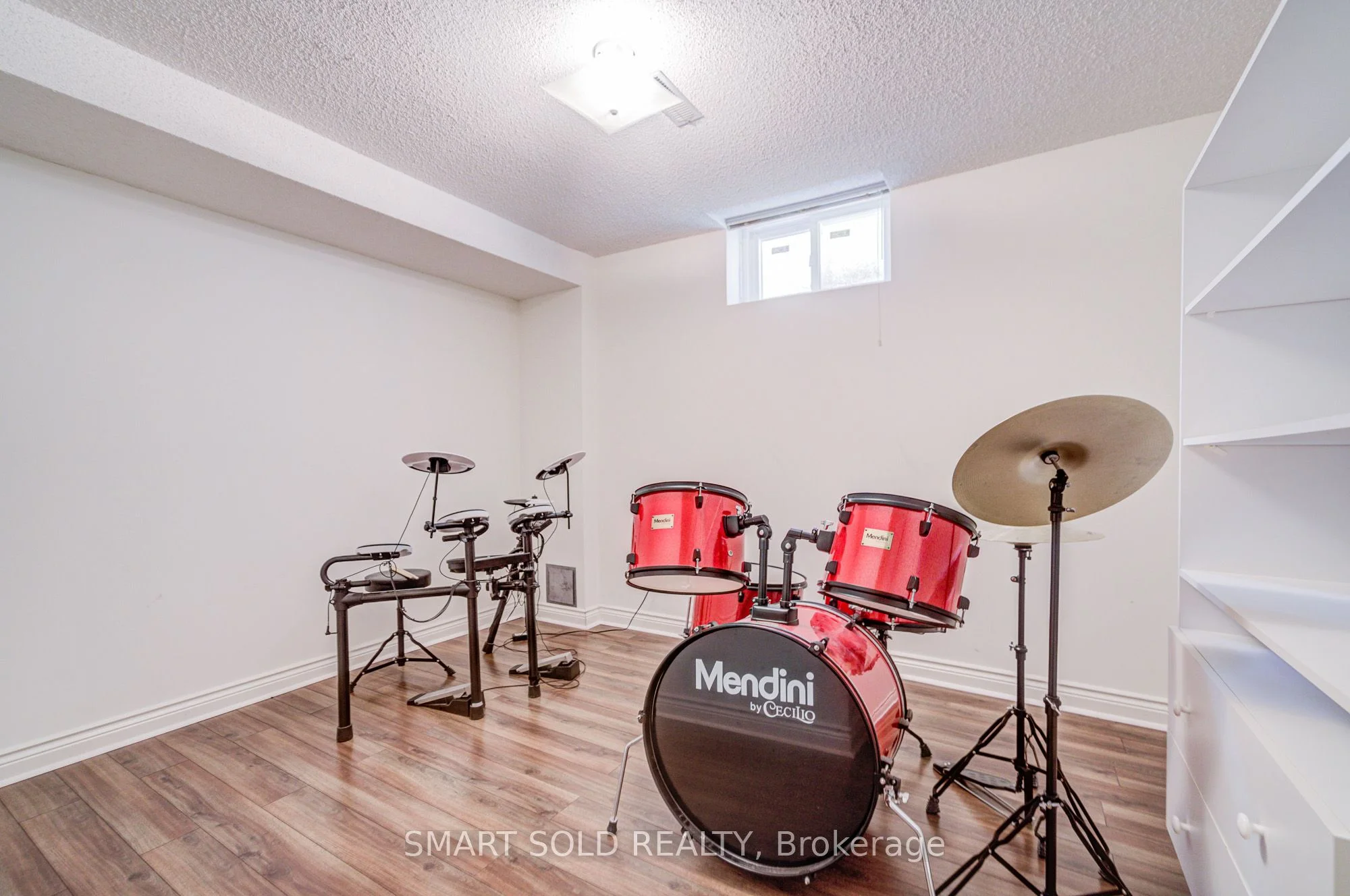 37 Montclair Road, Richmond Hill, ON L4B 2T9