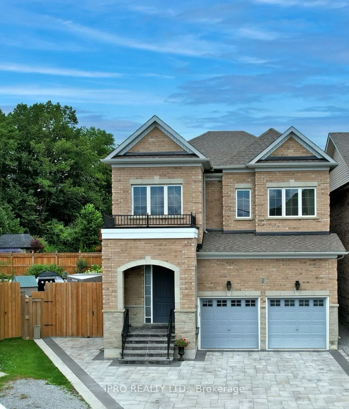 20 Clara May Avenue, East Gwillimbury, ON L9N 0R4