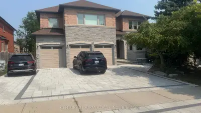 Detached in Richmond Hill