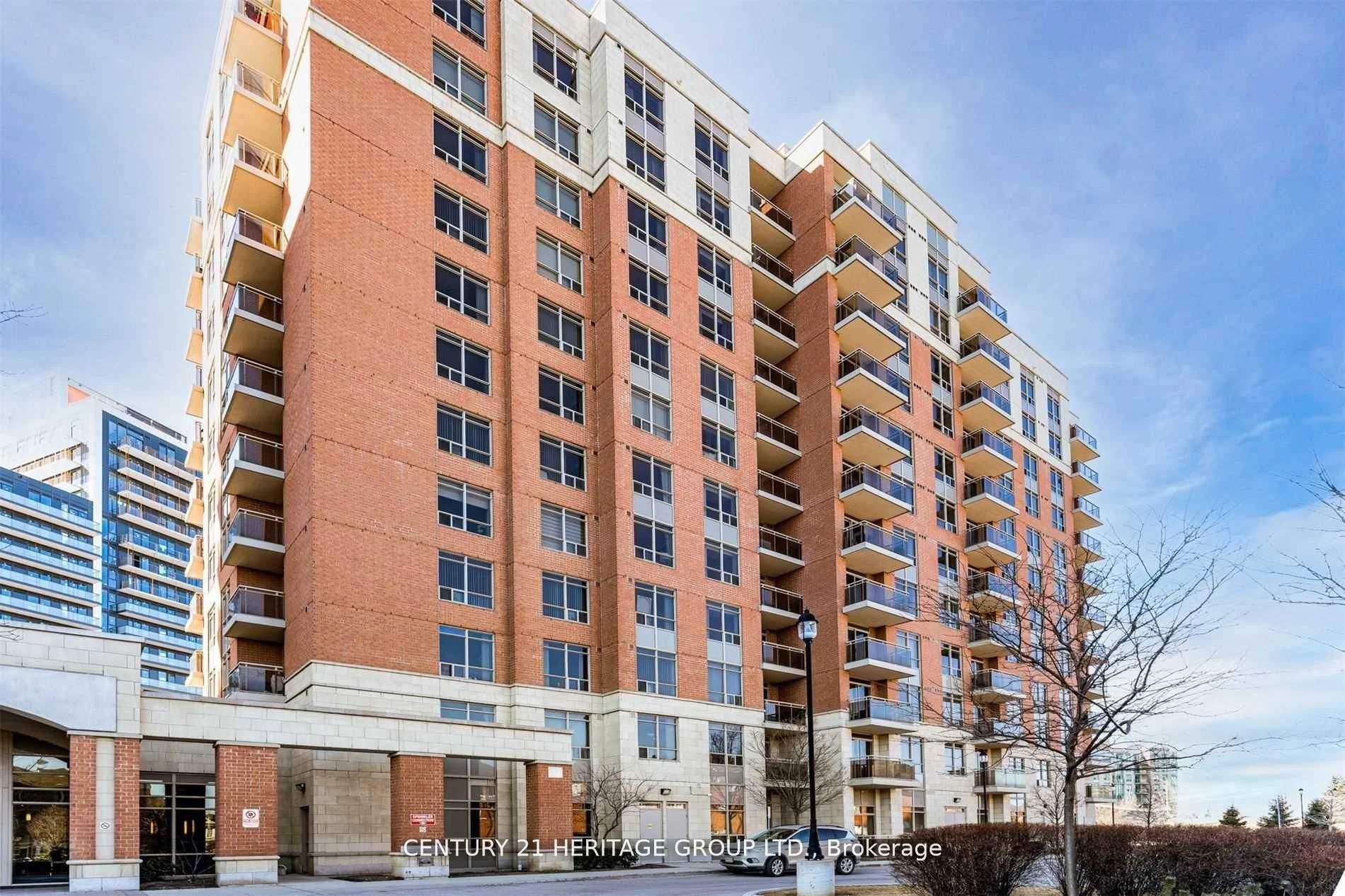 Condo Apartment in Richmond Hill