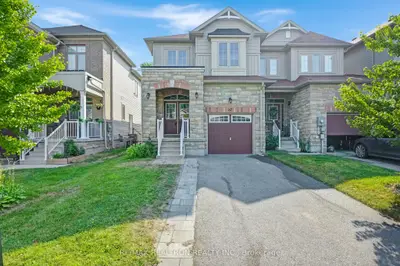 Att/Row/Townhouse in Essa