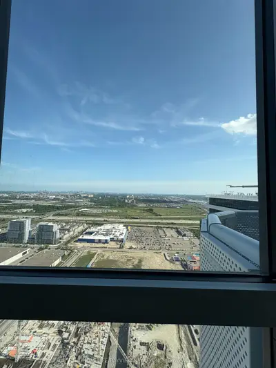 Condo Apartment in Vaughan