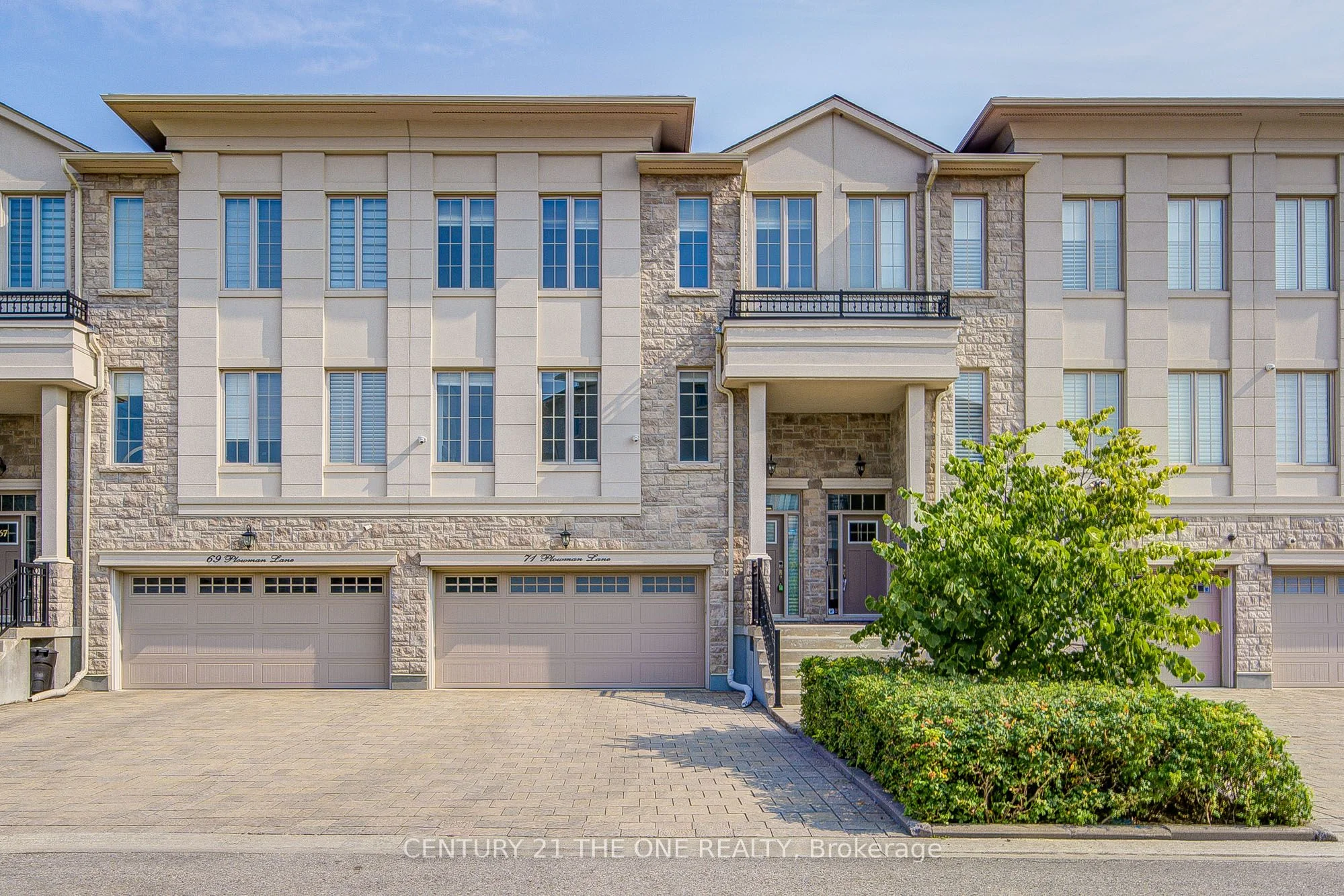 Att/Row/Townhouse in Richmond Hill