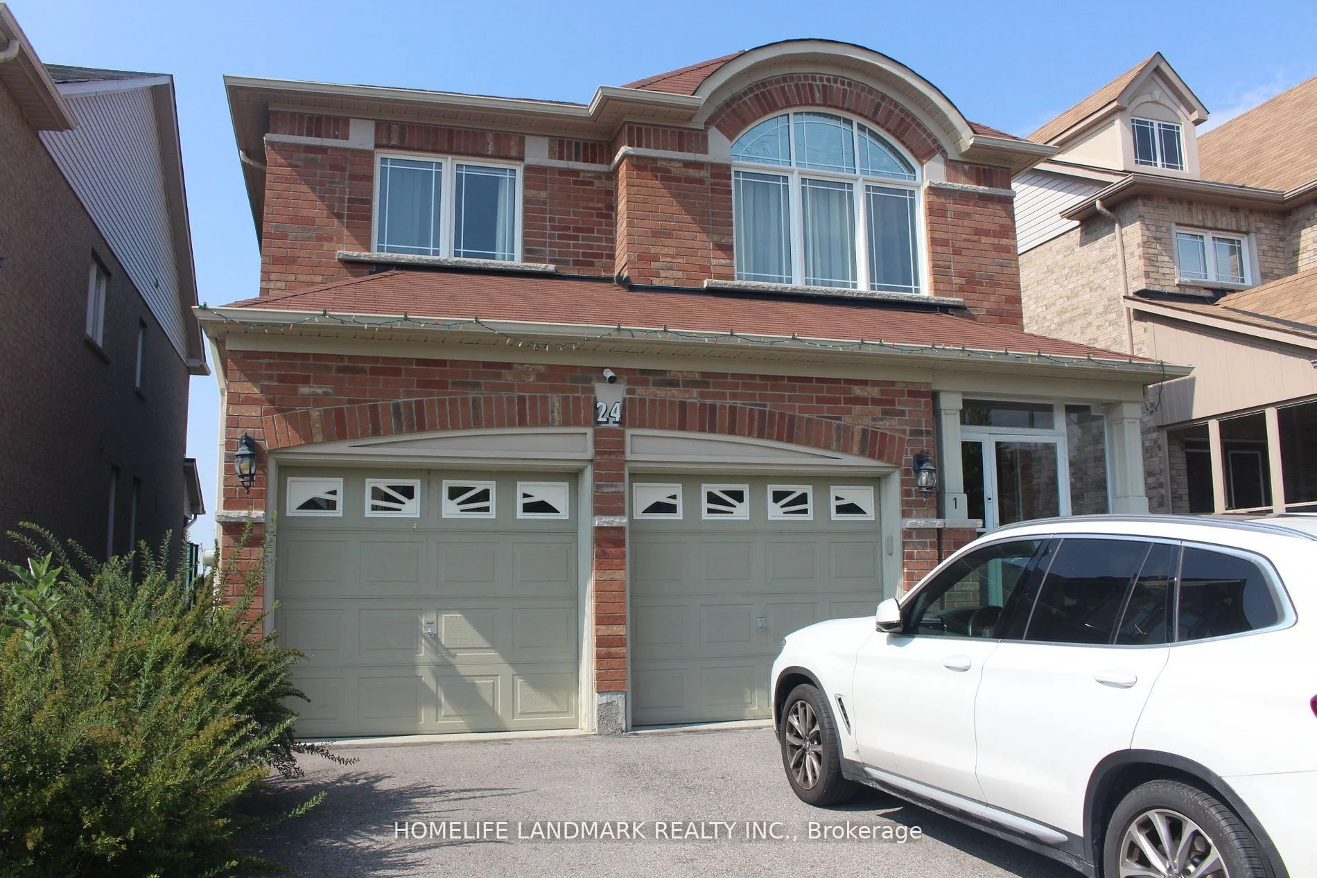 24 Old Field Crescent 2, Newmarket, ON L9N 0A5
