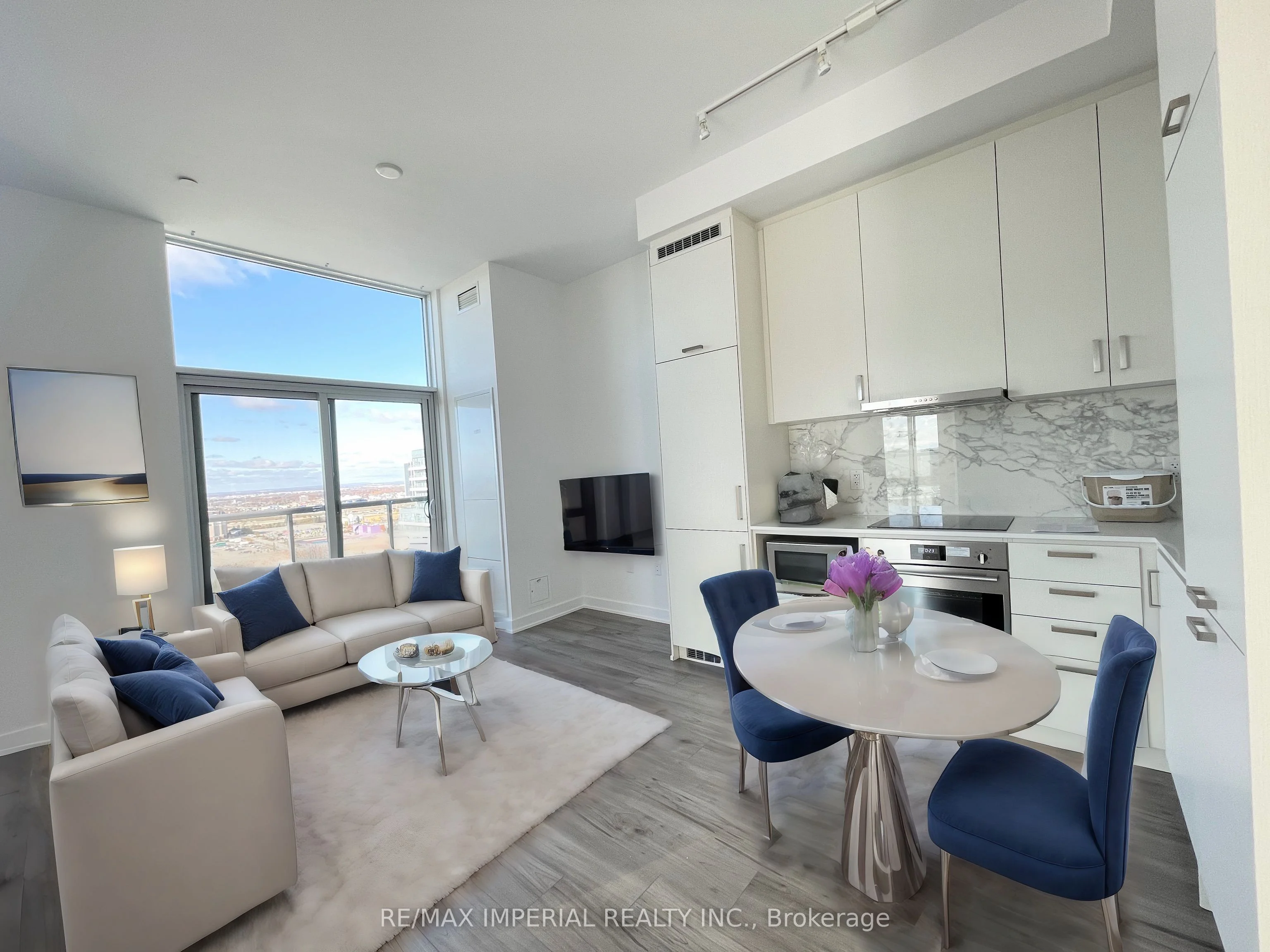 Condo Apartment in Vaughan