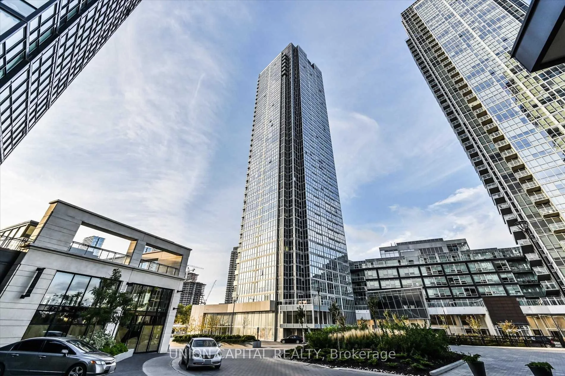 Condo Apartment in Vaughan