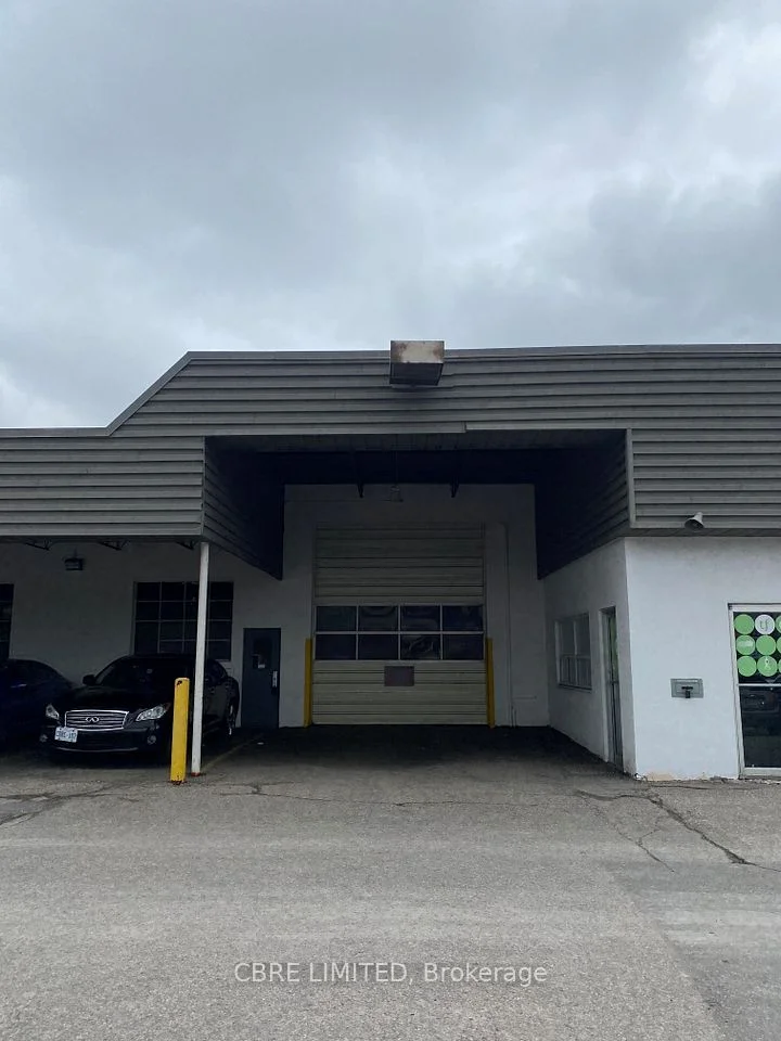 567 Davis Drive Unit 4, Newmarket, ON L3Y 2P5