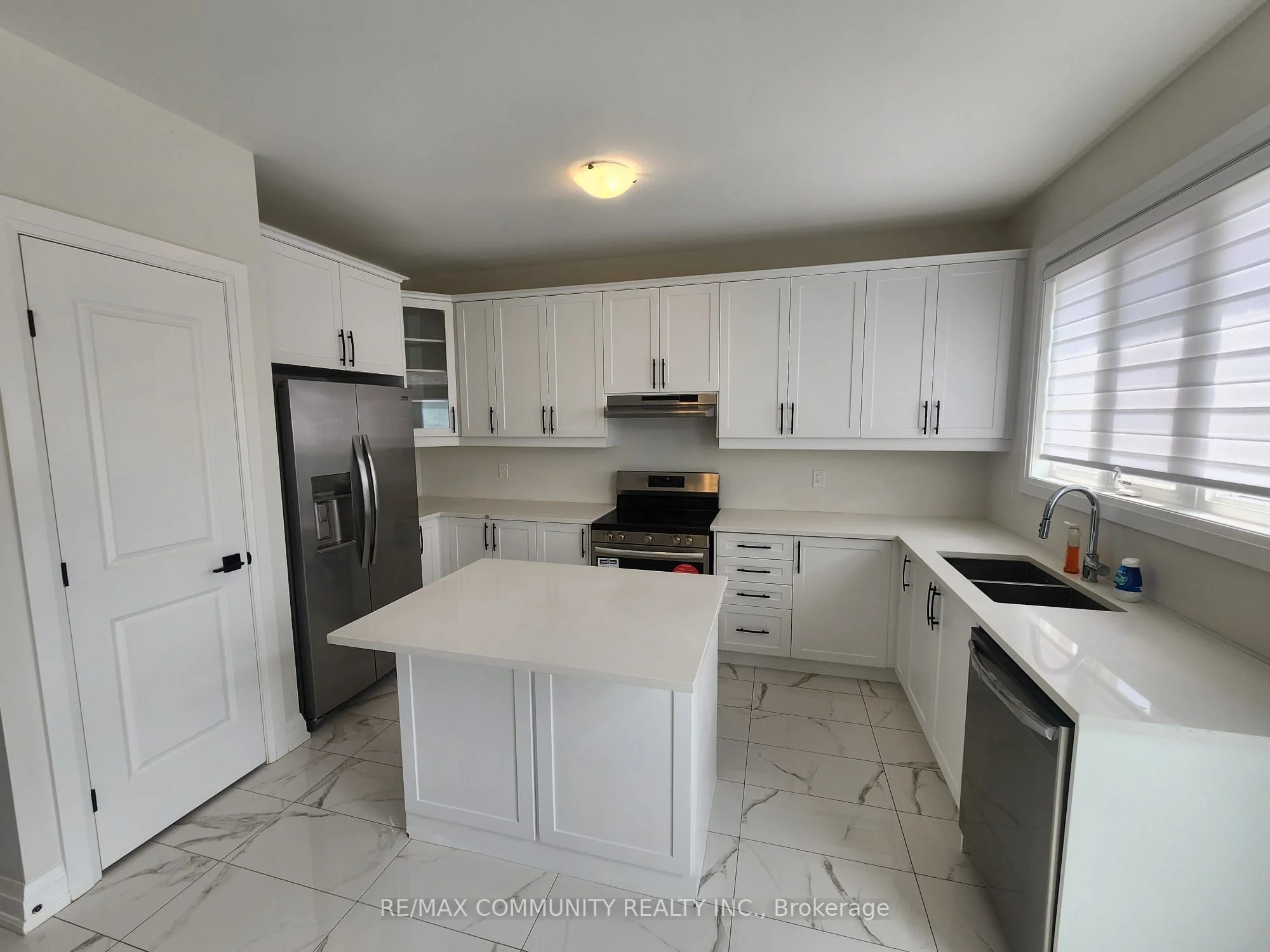 73 Bud Leggett Crescent, Georgina, On L4p 0b7