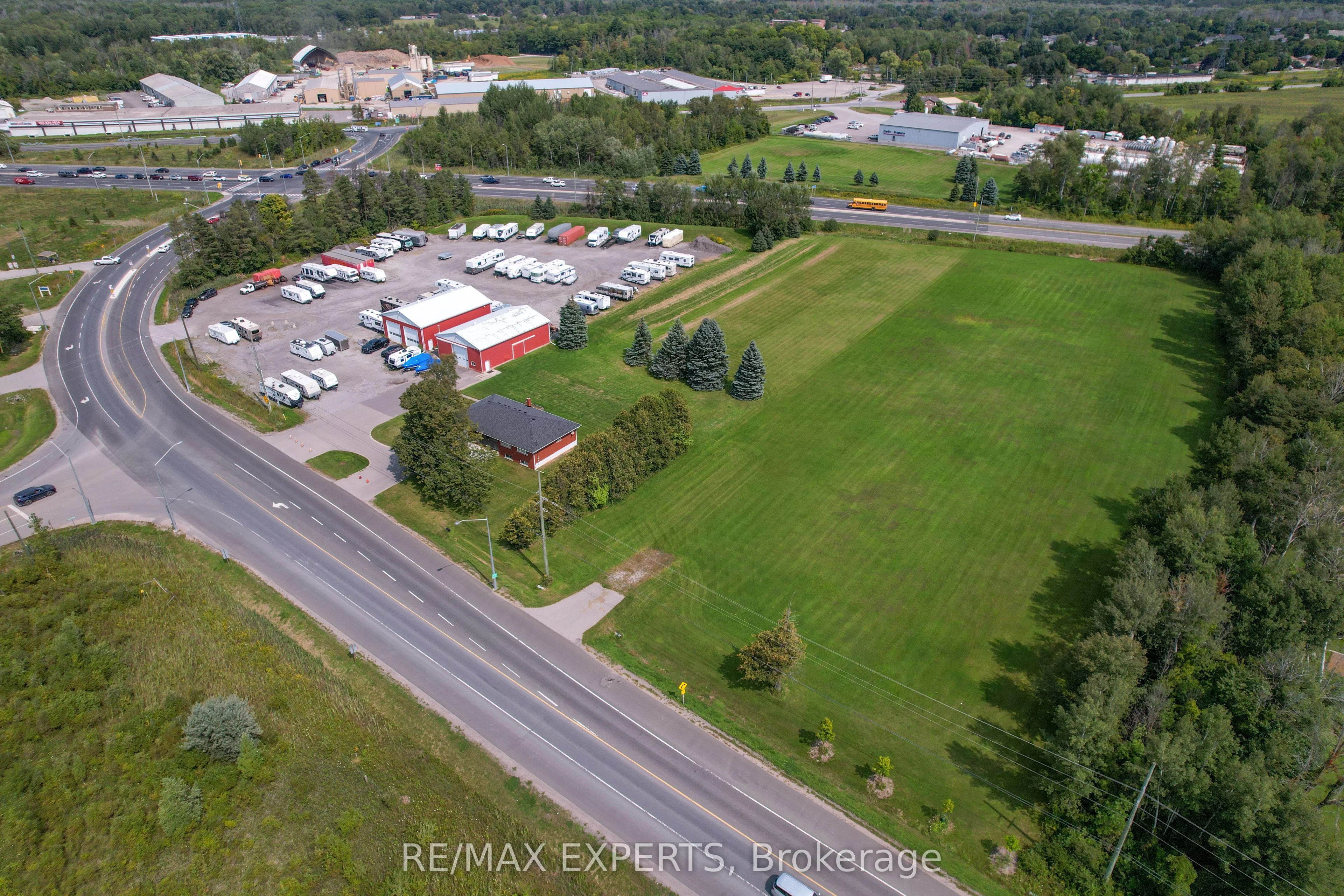 19715 Bathurst Street, East Gwillimbury, On L9n 0k5